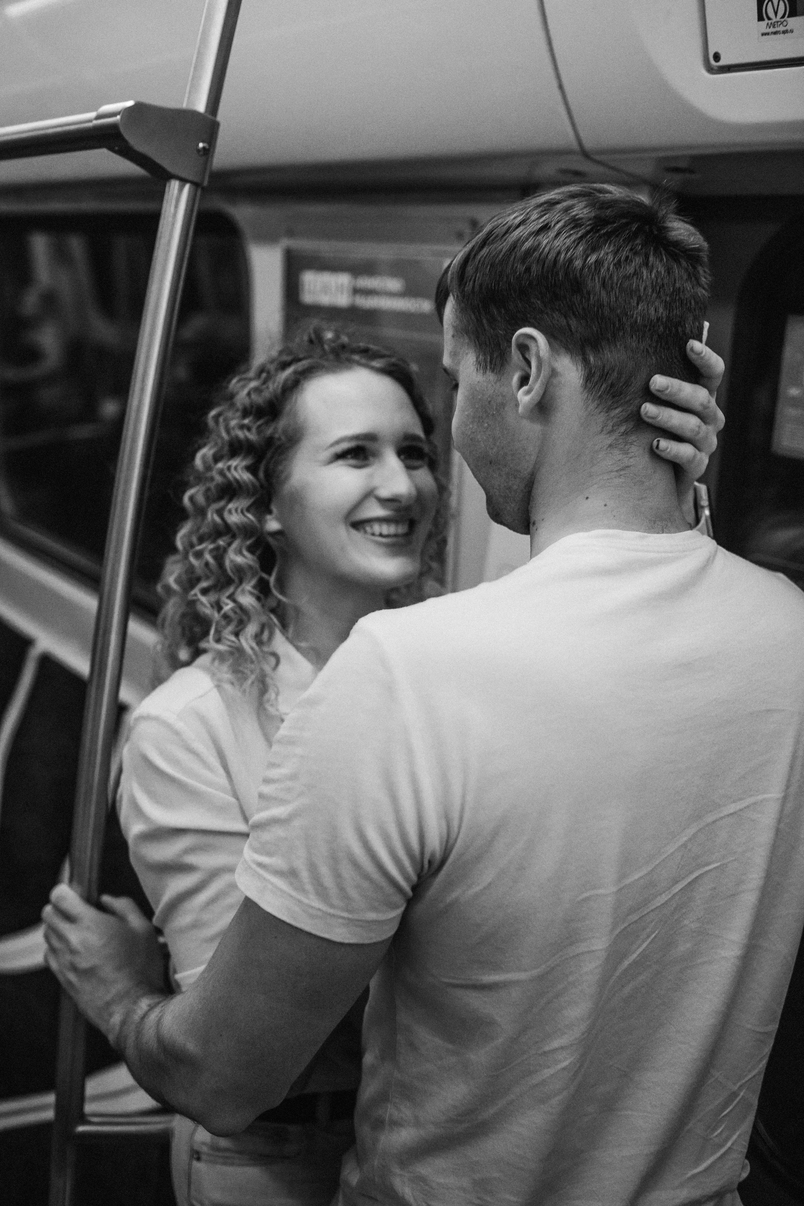 В метро. Свадебный и семейный фотограф Спб Бошман Ирина