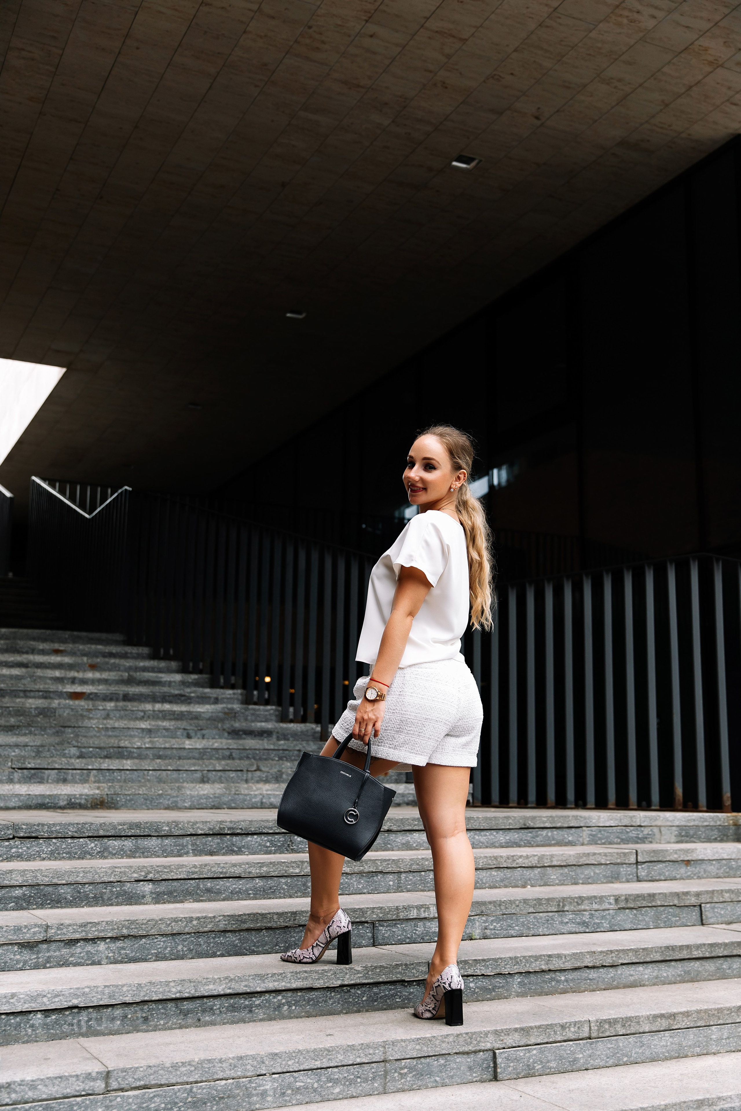 Соня. Городская прогулка. Фотограф Москва Мария Захарова