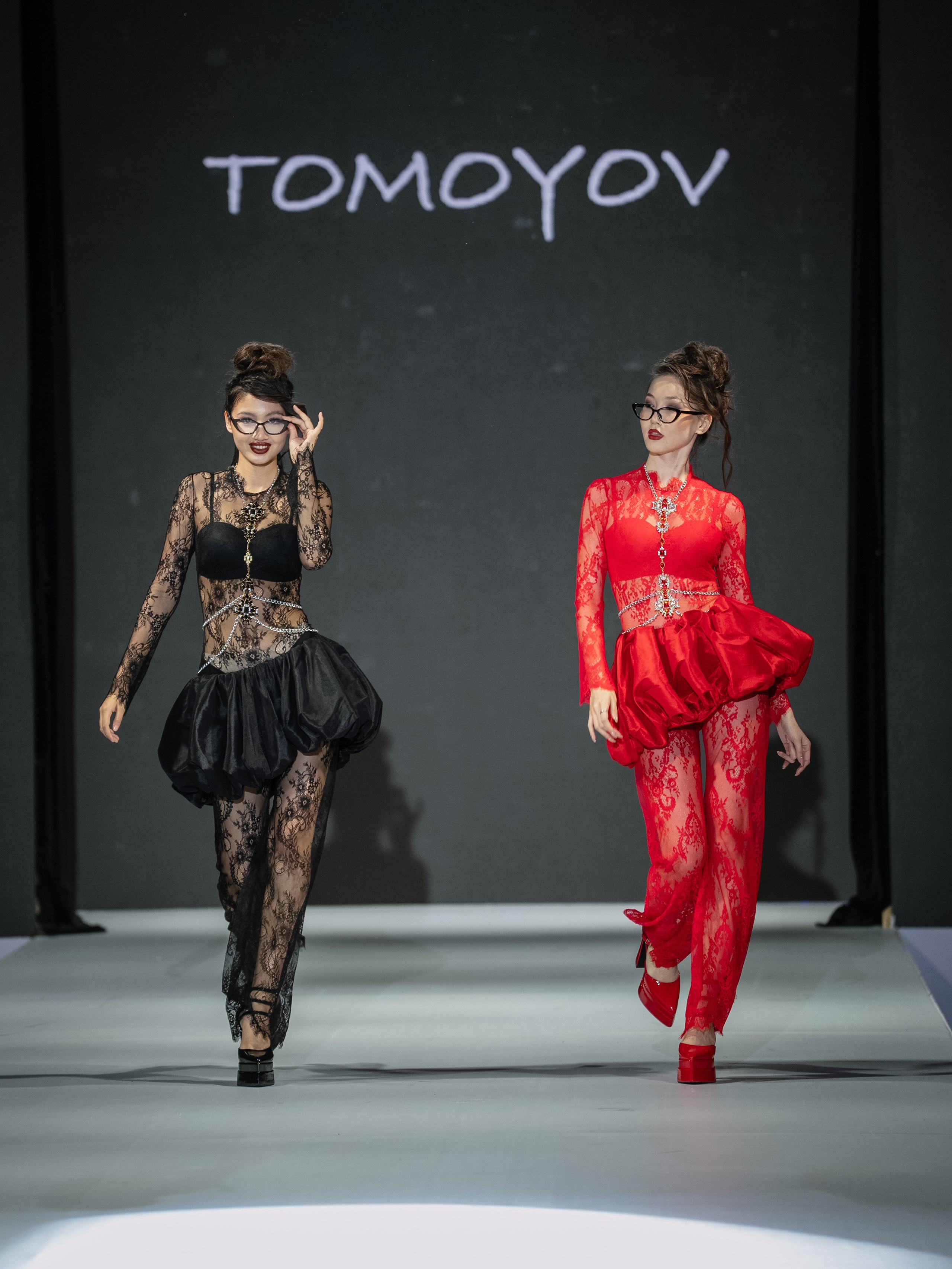 Eurasia Fashion Week Tomoyov. Сайт Алматинского НЮ АРТ, будуар и фэшн фотографа Дениса Карпенко
