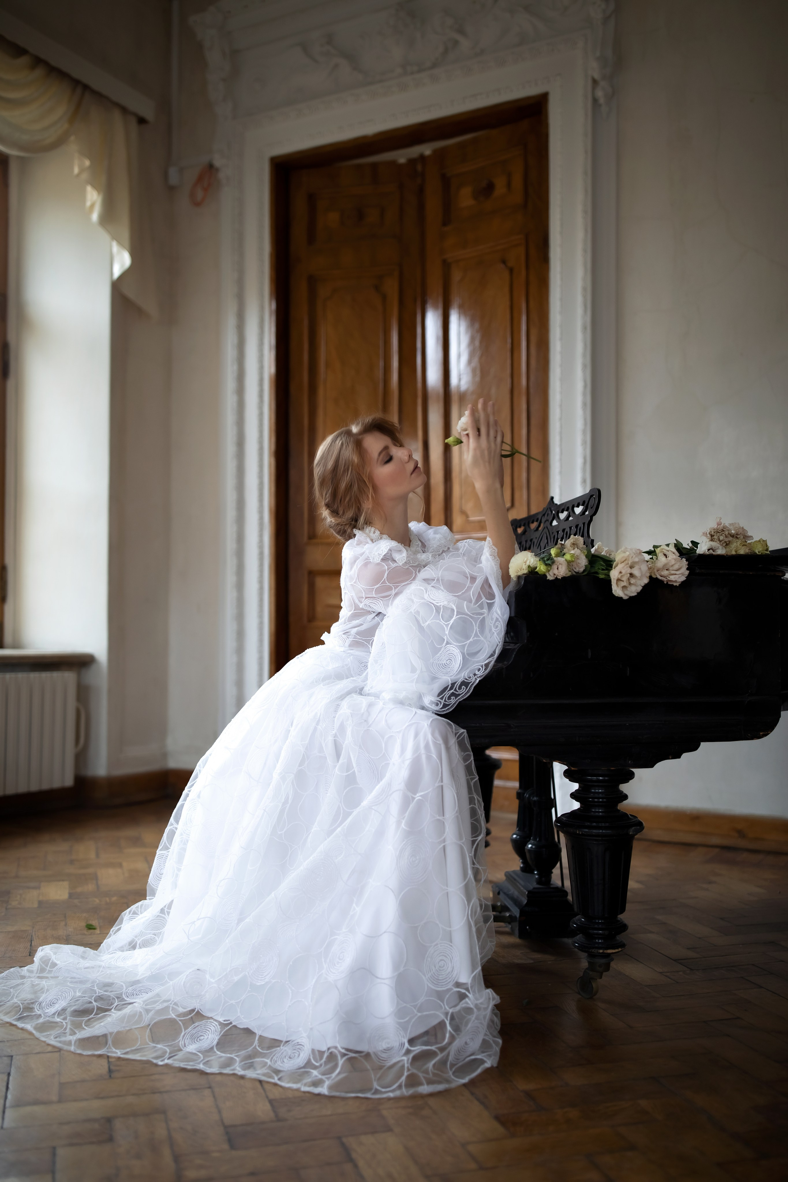 A26. Дизайнер костюмов и украшений, фотограф