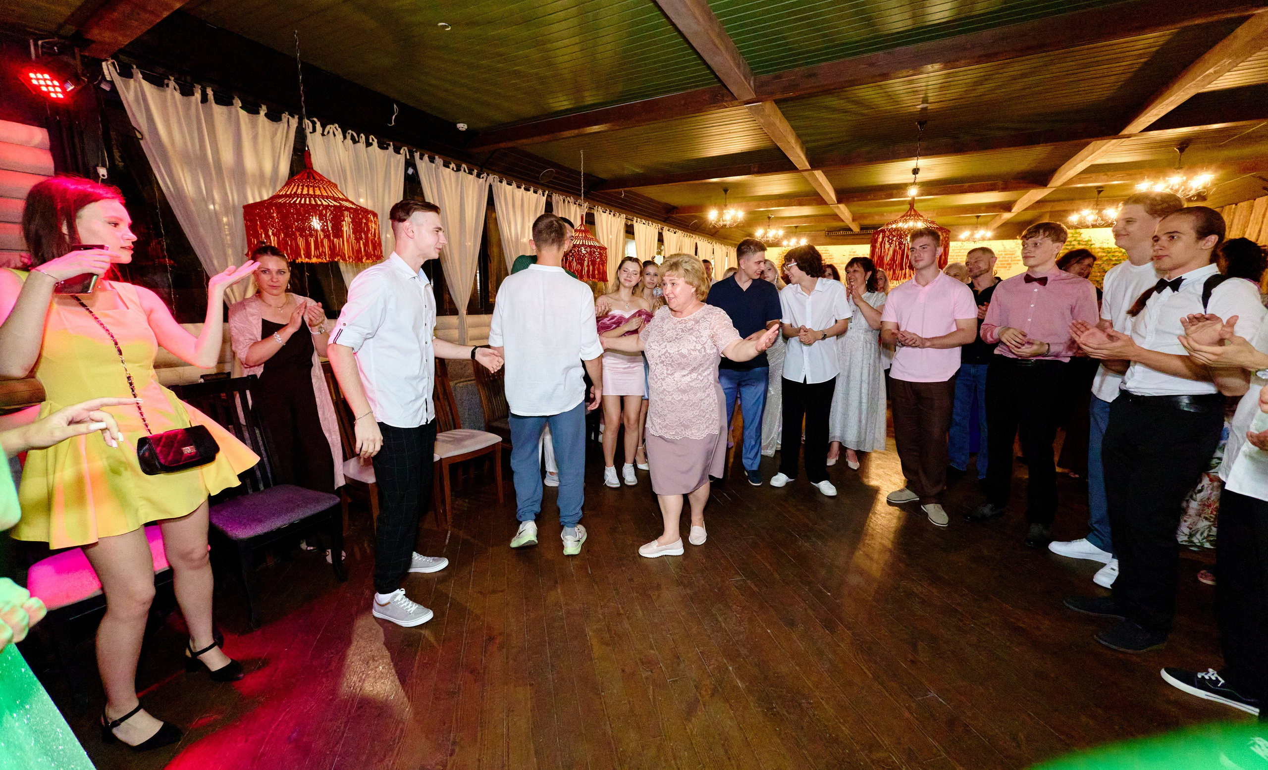 Выпускной 35 Сош. Фотограф Выпускные альбомы Таганрог Сергей Коробченко