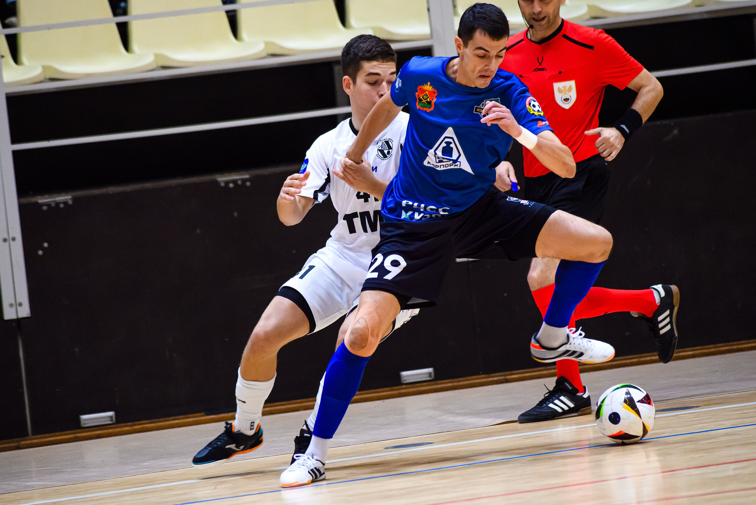Высшая лига по футзалу — Сезон 2024-2025 — 2ой тур. Репортажный фотограф в Кемерово