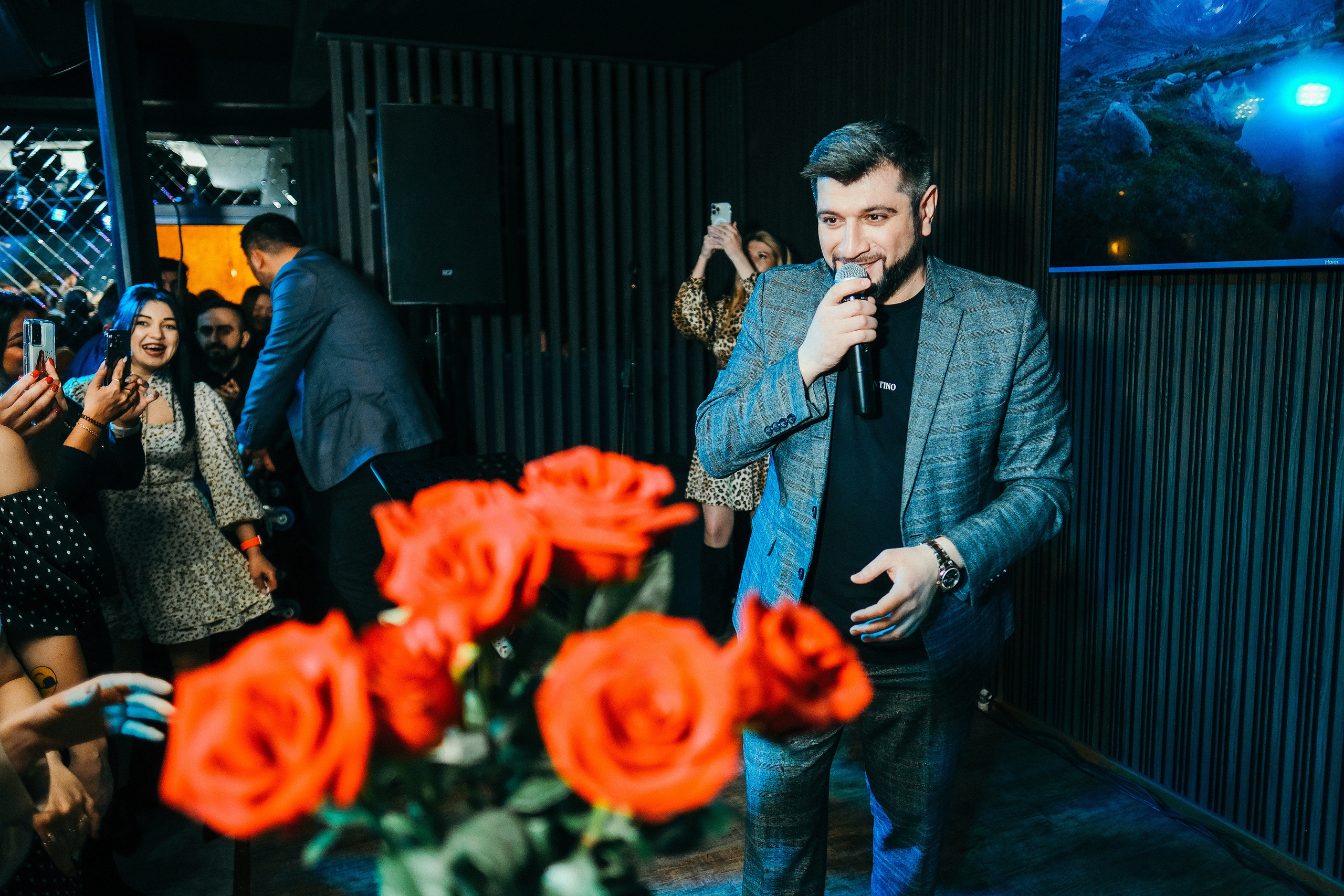 Эльбрус Джанмирзоев в ресто-баре Бакинский Бульвар. Свадебный и репортажной фотограф Денис Ожигин в Краснодаре и Краснодарском крае