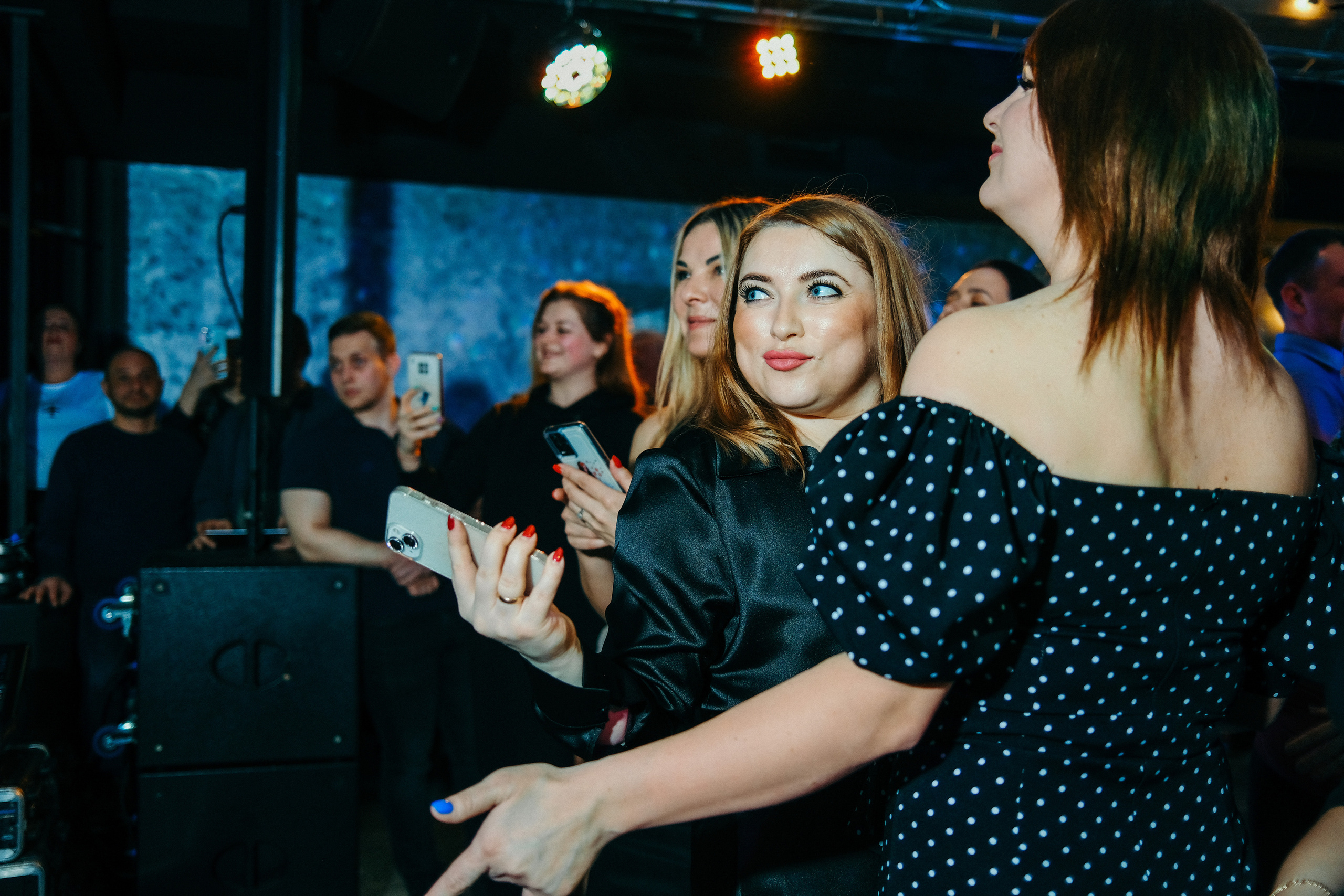 Эльбрус Джанмирзоев в ресто-баре Бакинский Бульвар. Свадебный и репортажной фотограф Денис Ожигин в Краснодаре и Краснодарском крае