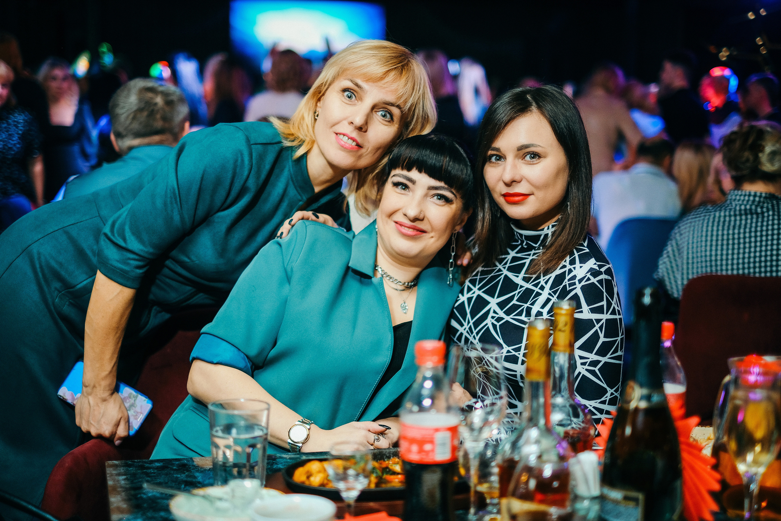 Эльбрус Джанмирзоев в ресто-баре Бакинский Бульвар. Свадебный и репортажной фотограф Денис Ожигин в Краснодаре и Краснодарском крае