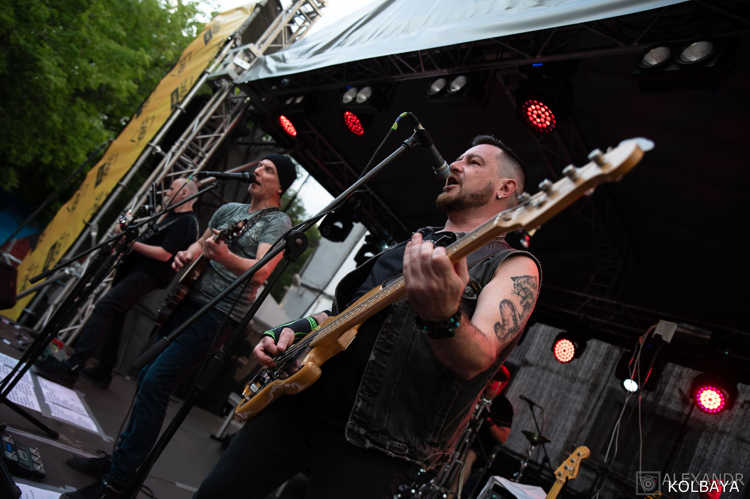Фоторепортаж с мэшап концерта группы Черный Обелиск 4 июля 2024 года. Концертный и театральный репортажный фотограф в Москве Александр Колбая