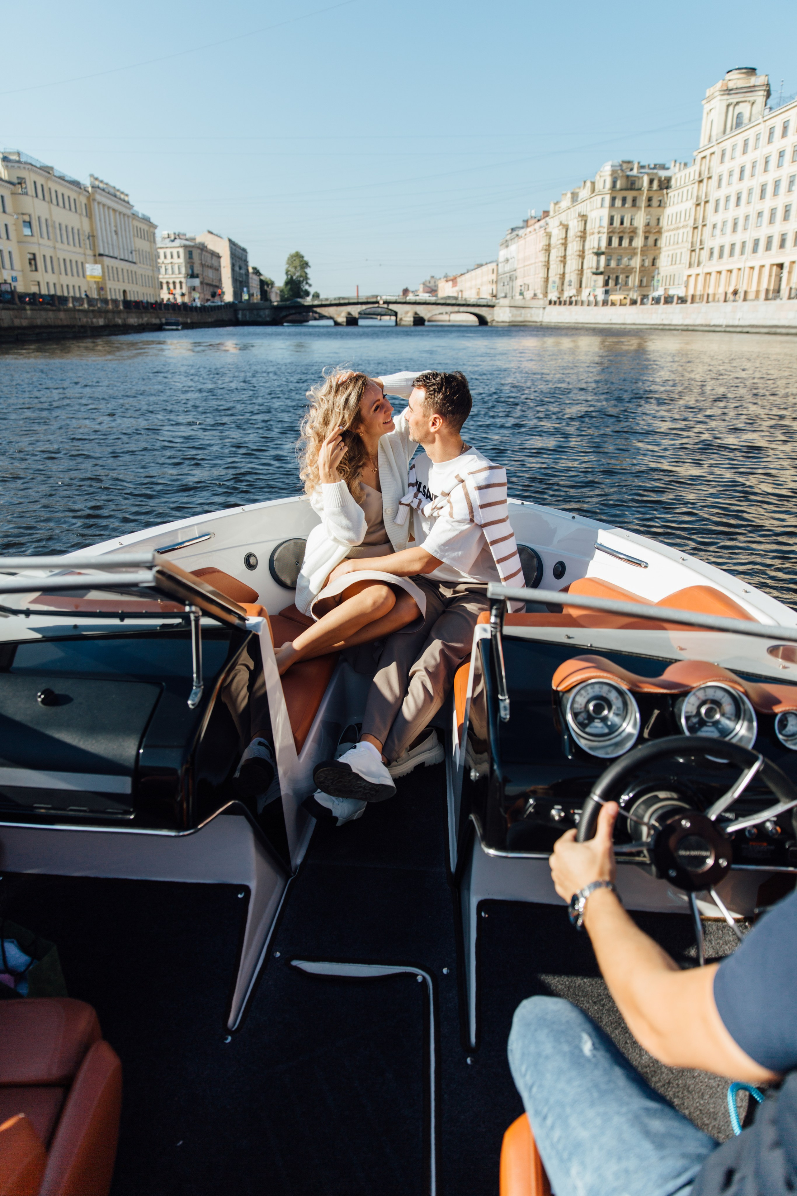 Теплоход Спб — судоходная компания. Контент фотограф, Продюссер Леся Птица