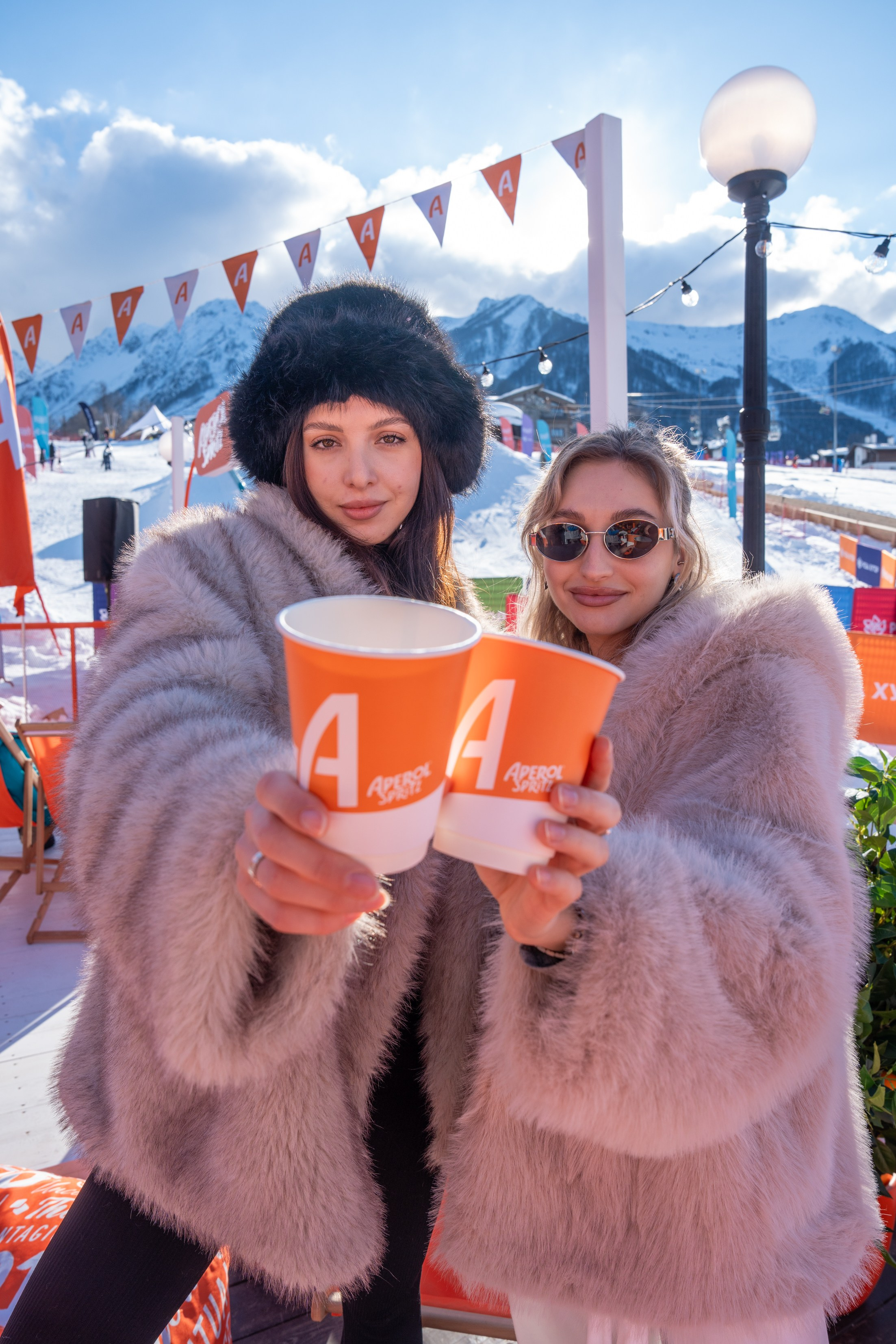 Фотоотчет партнерской интеграции Aperol Spritz на Роза Фест 2025. Репортажный фотограф в Красной Поляне и Сочи Павлюченко Екатерина