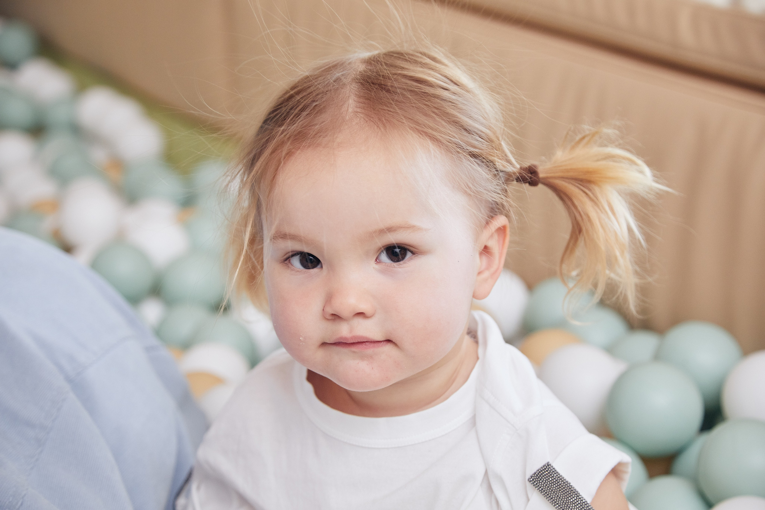 Катя — 2 года. Репортажный фотограф в Москве Константин Дерягин