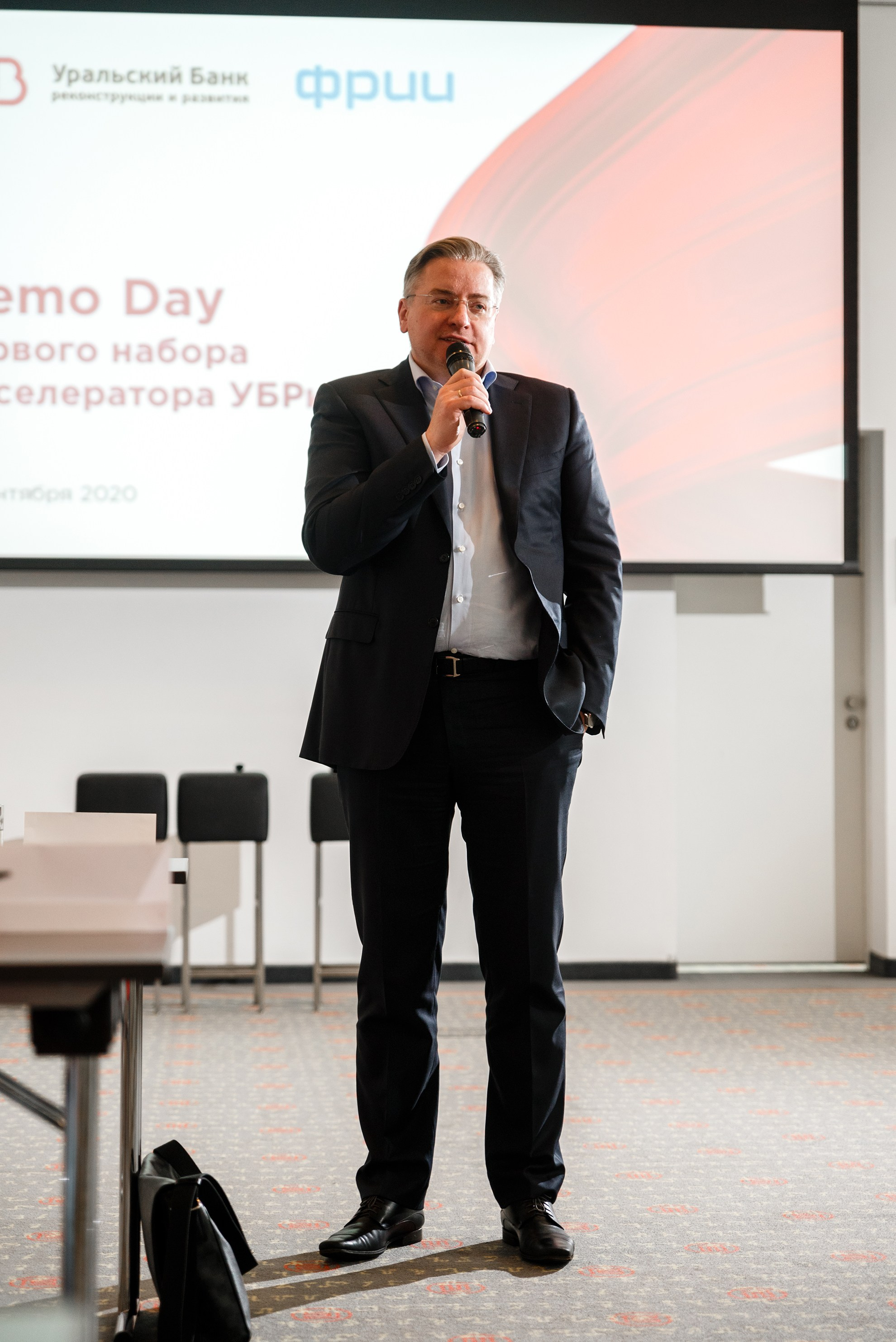 Репортаж ДемоДей Банка Убрир. Константин Солодянкин — свадебный и репортажный фотограф в Екатеринбурге и Верхней Пышме