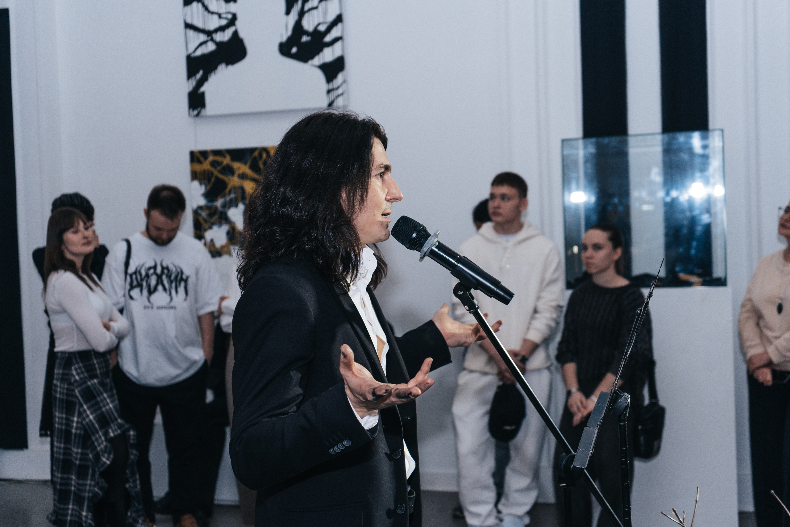 Выставка Юрия Литарова. Всё рождается. Всё продолжается. Портретный фотограф Нижний Новгород