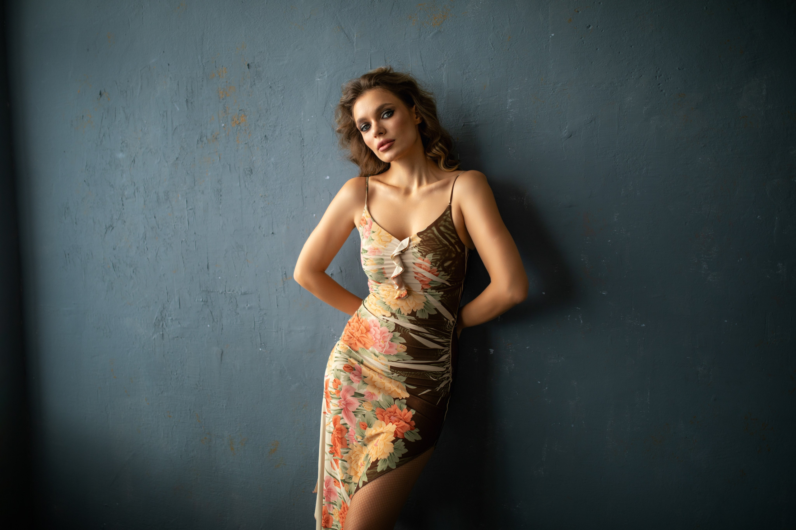 Съемка с Екатериной в студии с минимальным интерьером в формате для «себя»