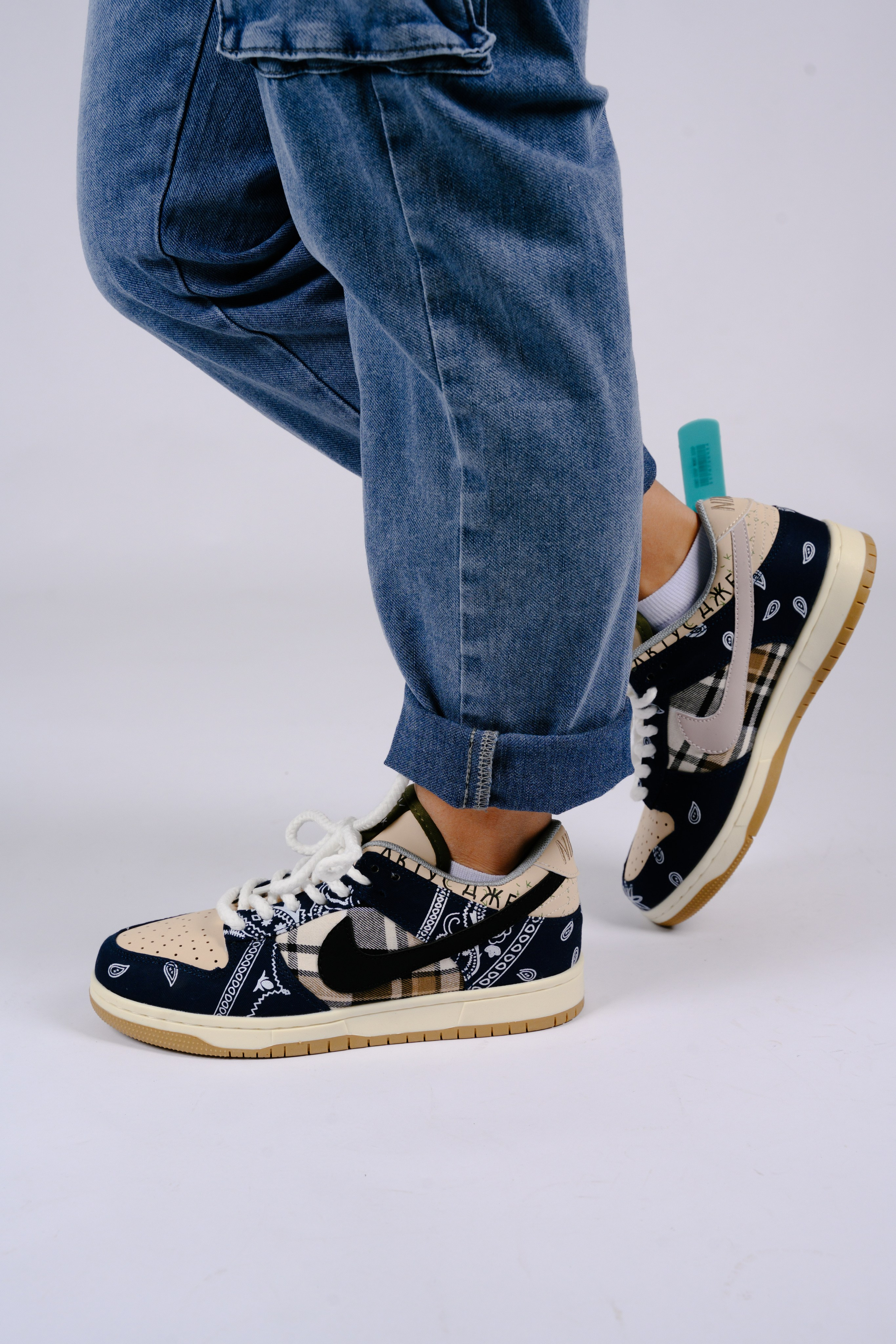 Кроссовки для wb. Фотограф в Красноярске