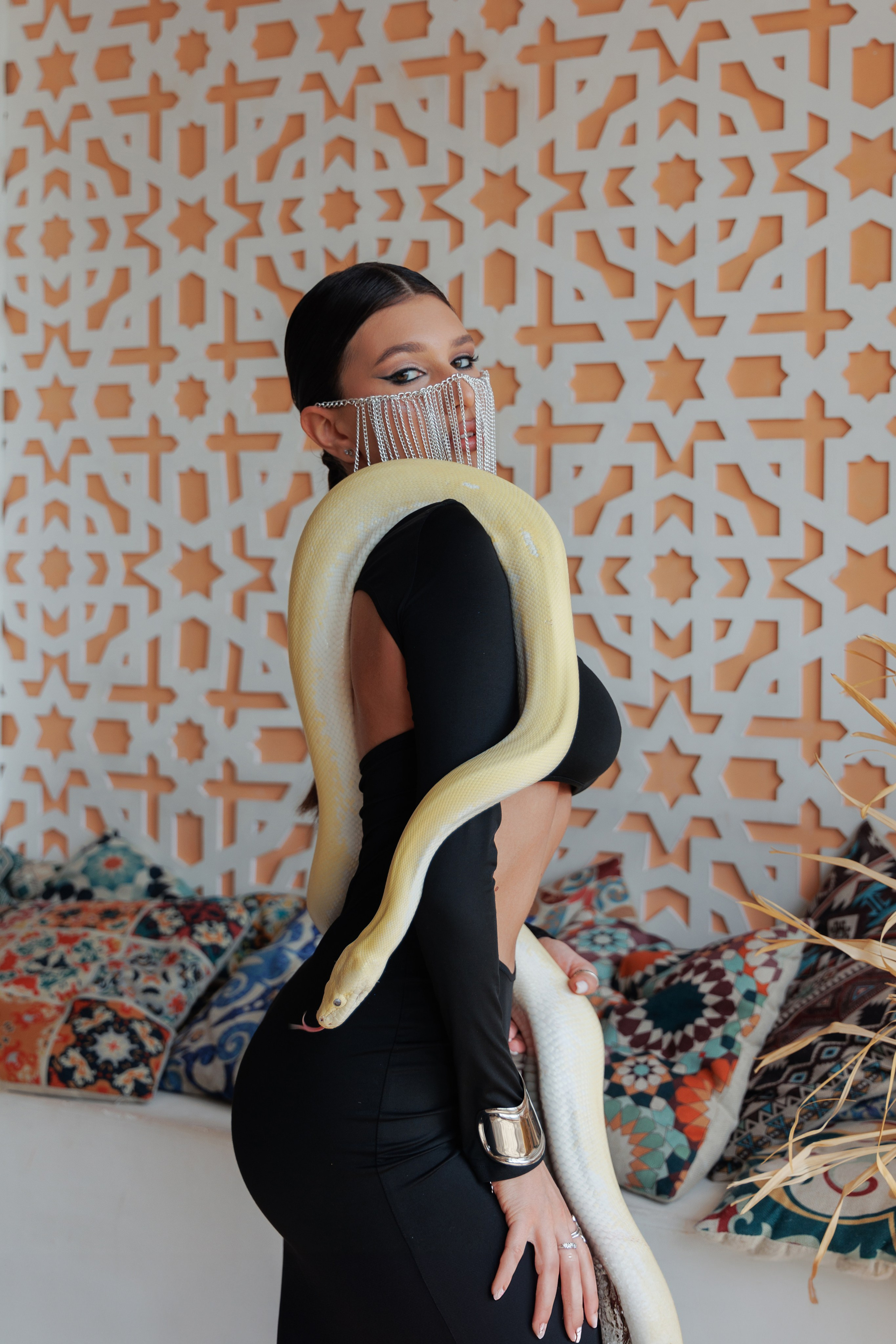 Саша восток змеи. Марковкина КрисТина