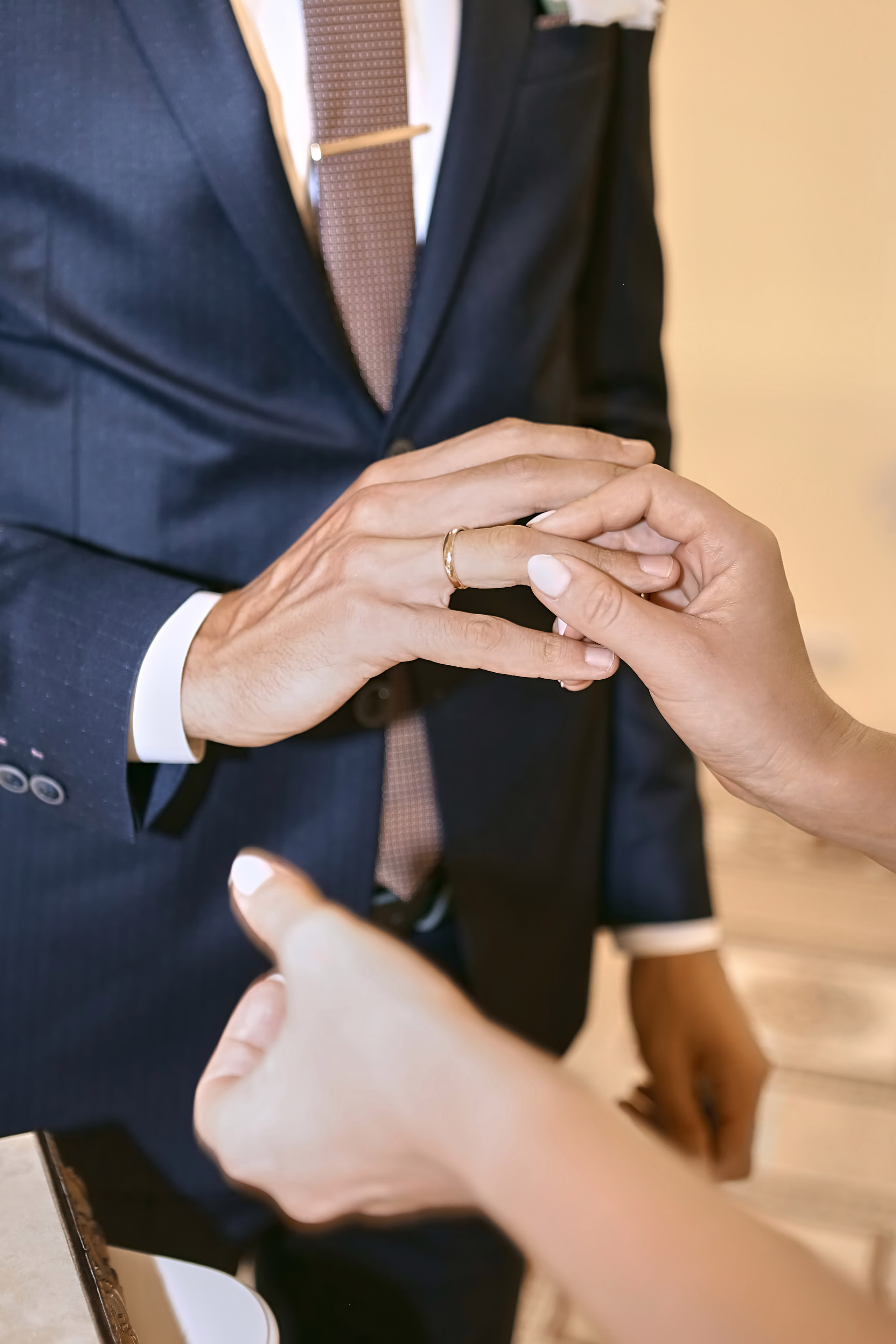 Свадебная фотосессия Евгения и Дарьи в Екатериненском загсе. Семейный и свадебный фотограф в Краснодаре Михеева Светлана