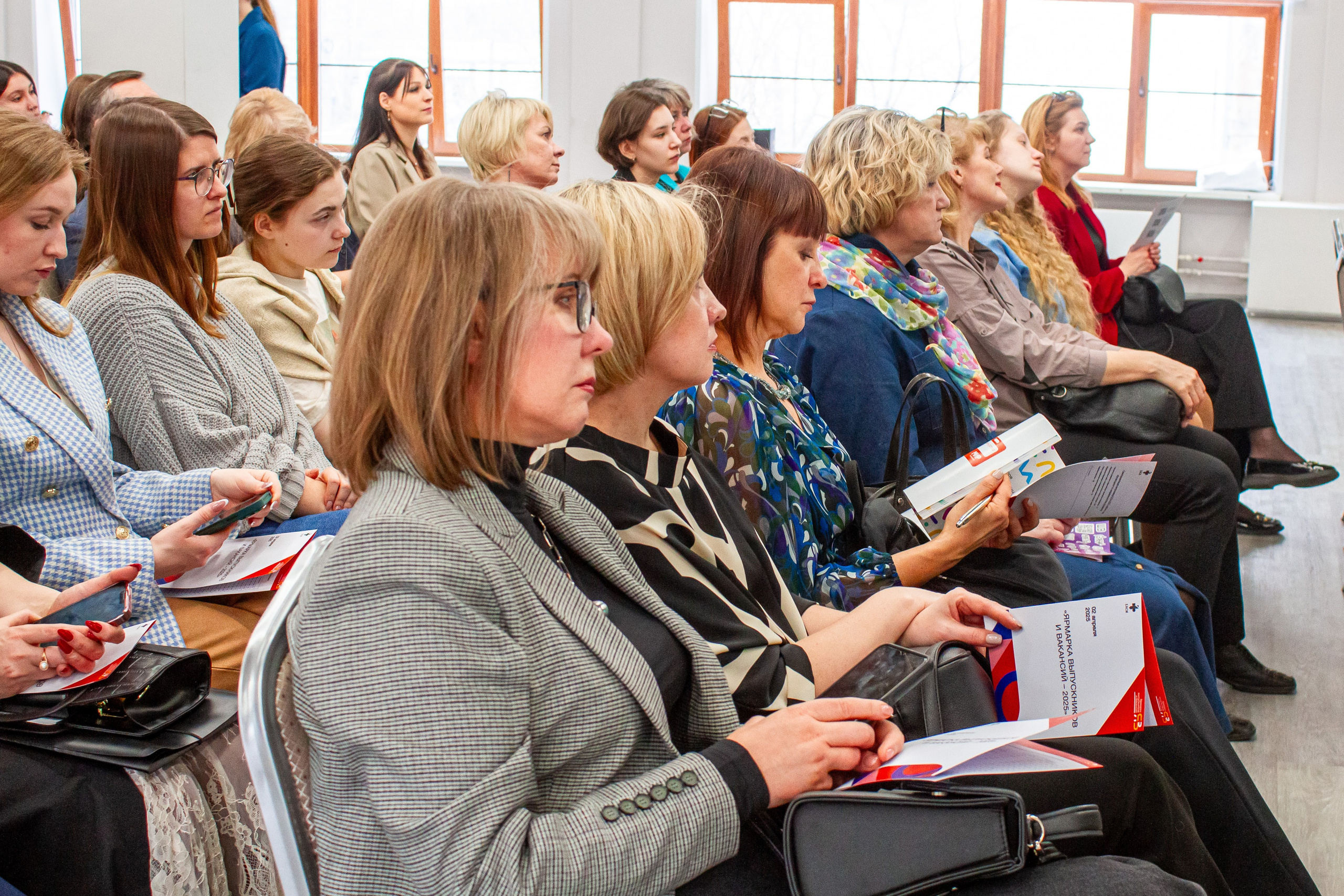 Ярмарка вакансий в Екатеринбургской академии современного искусства 2025