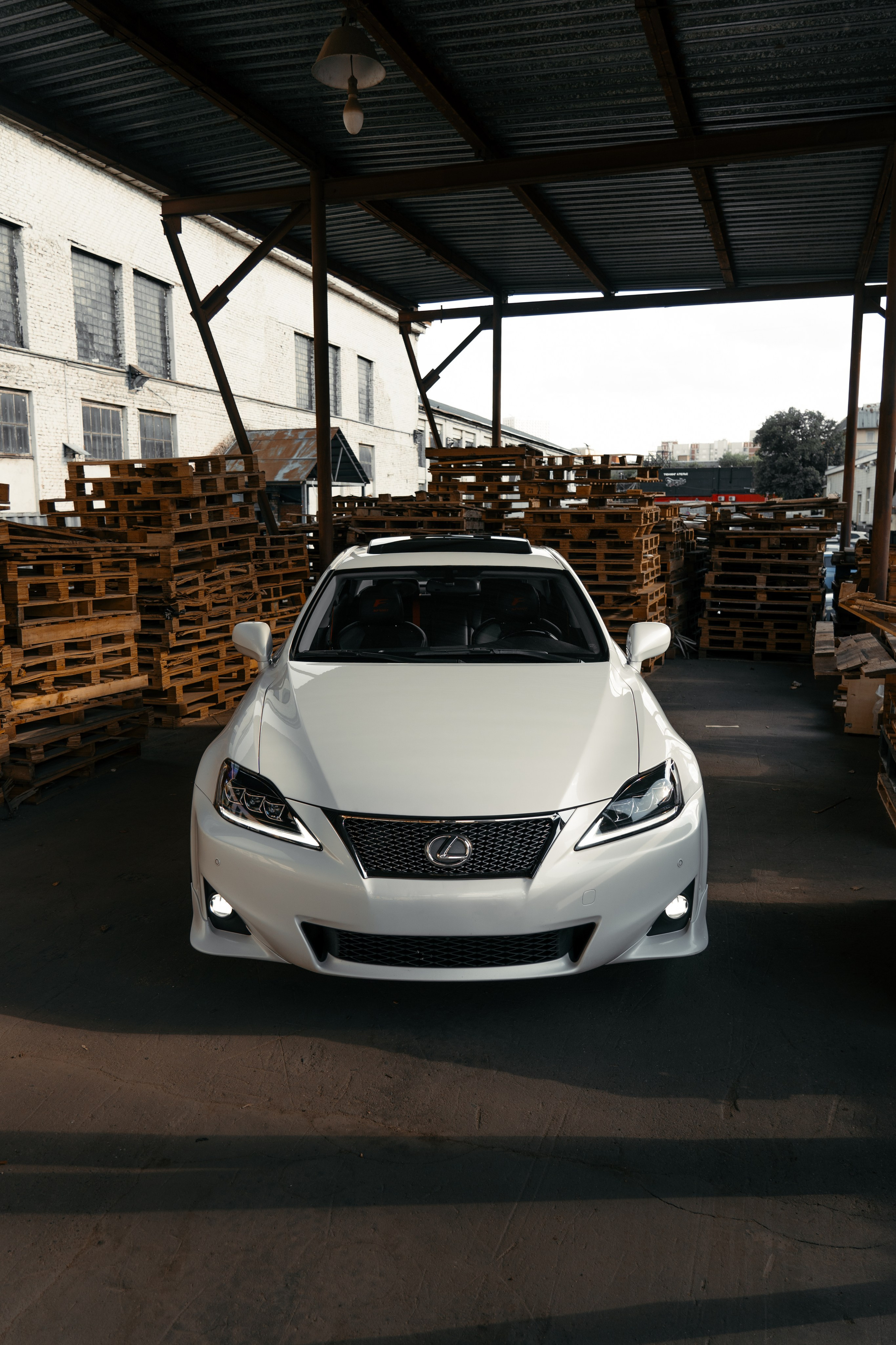 Lexus is250 sd_mov. DeLorein