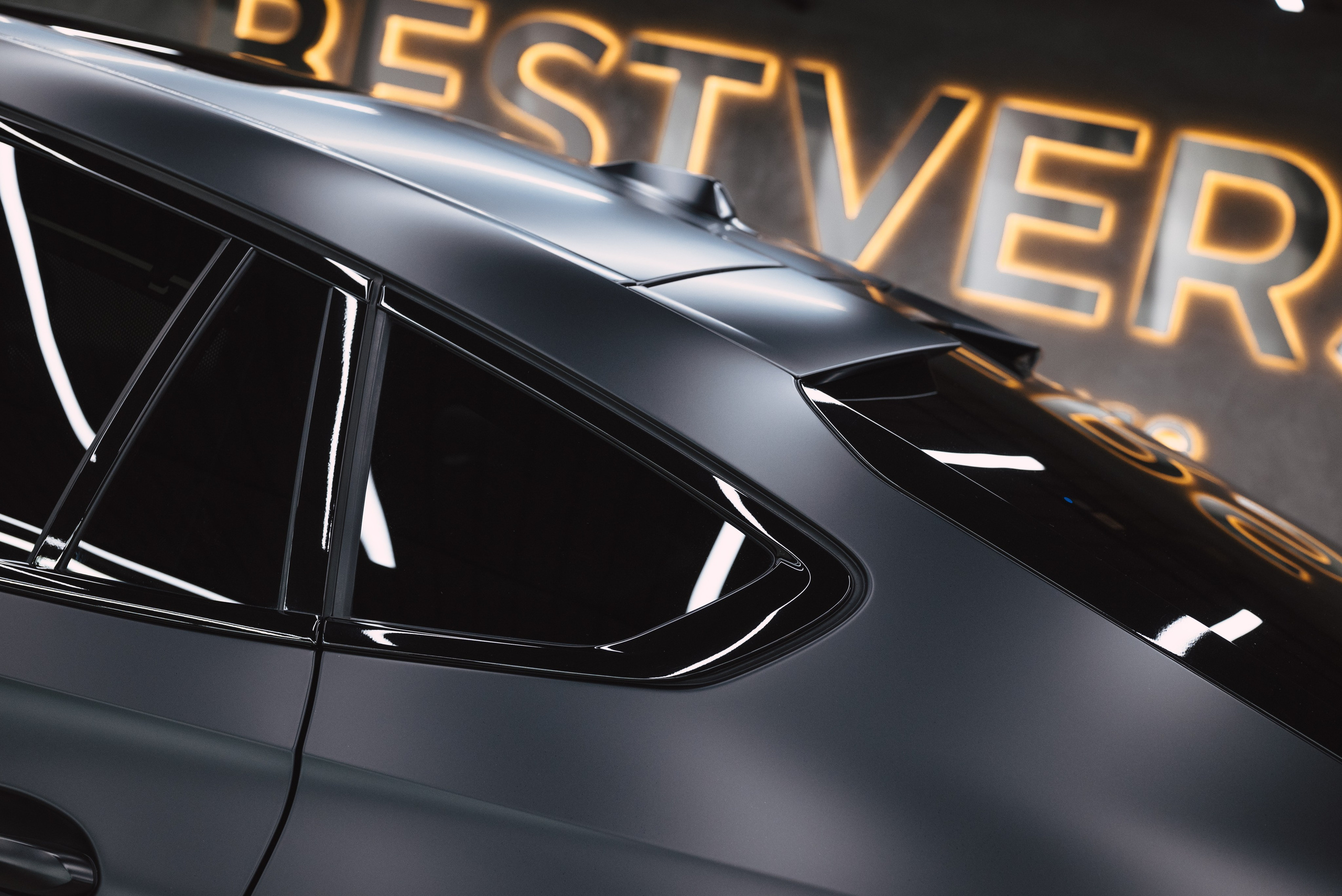 BMW X6M матовый. DeLorein