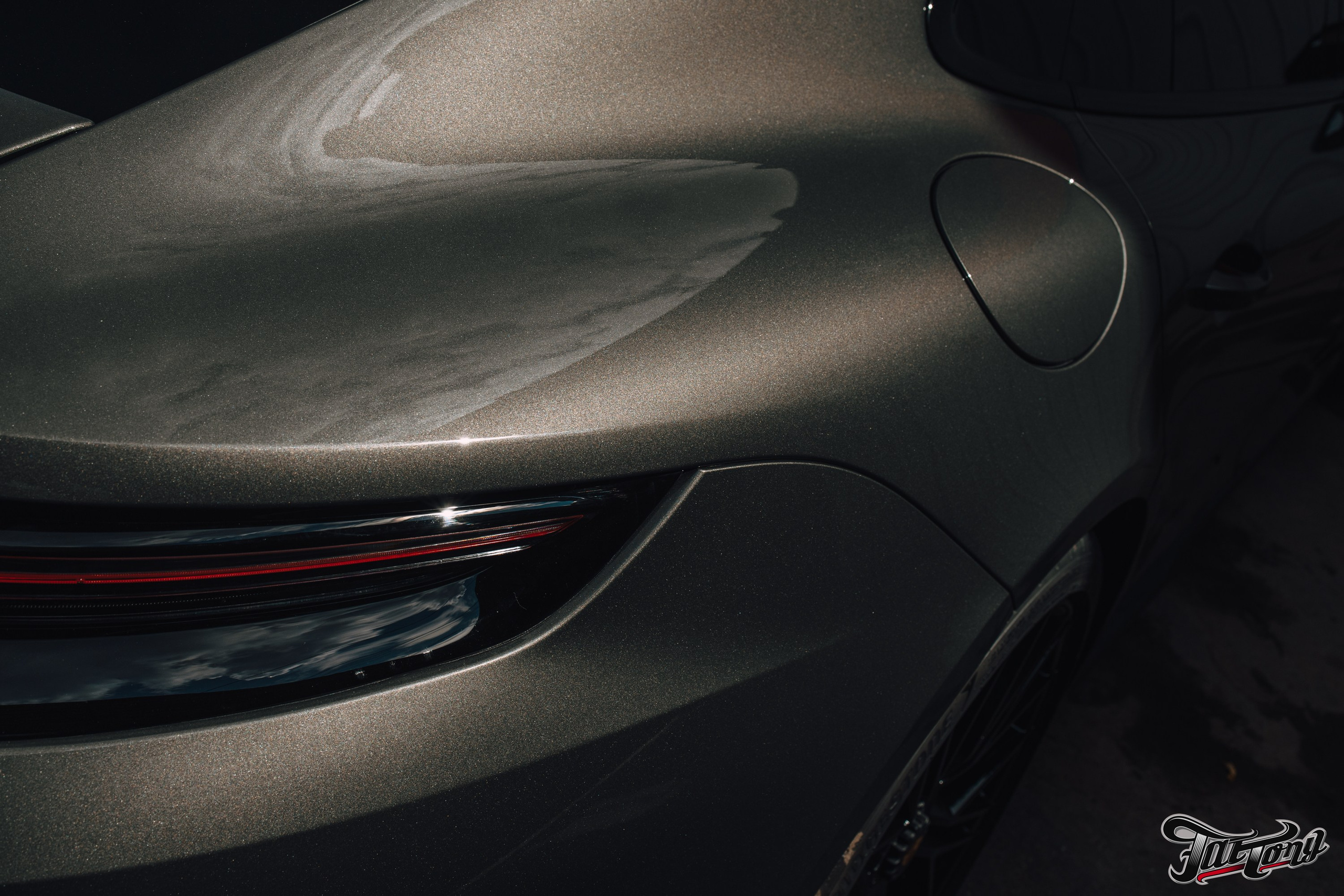 Porsche Panamera GTS оклейка глянецевый полиуретан. DeLorein