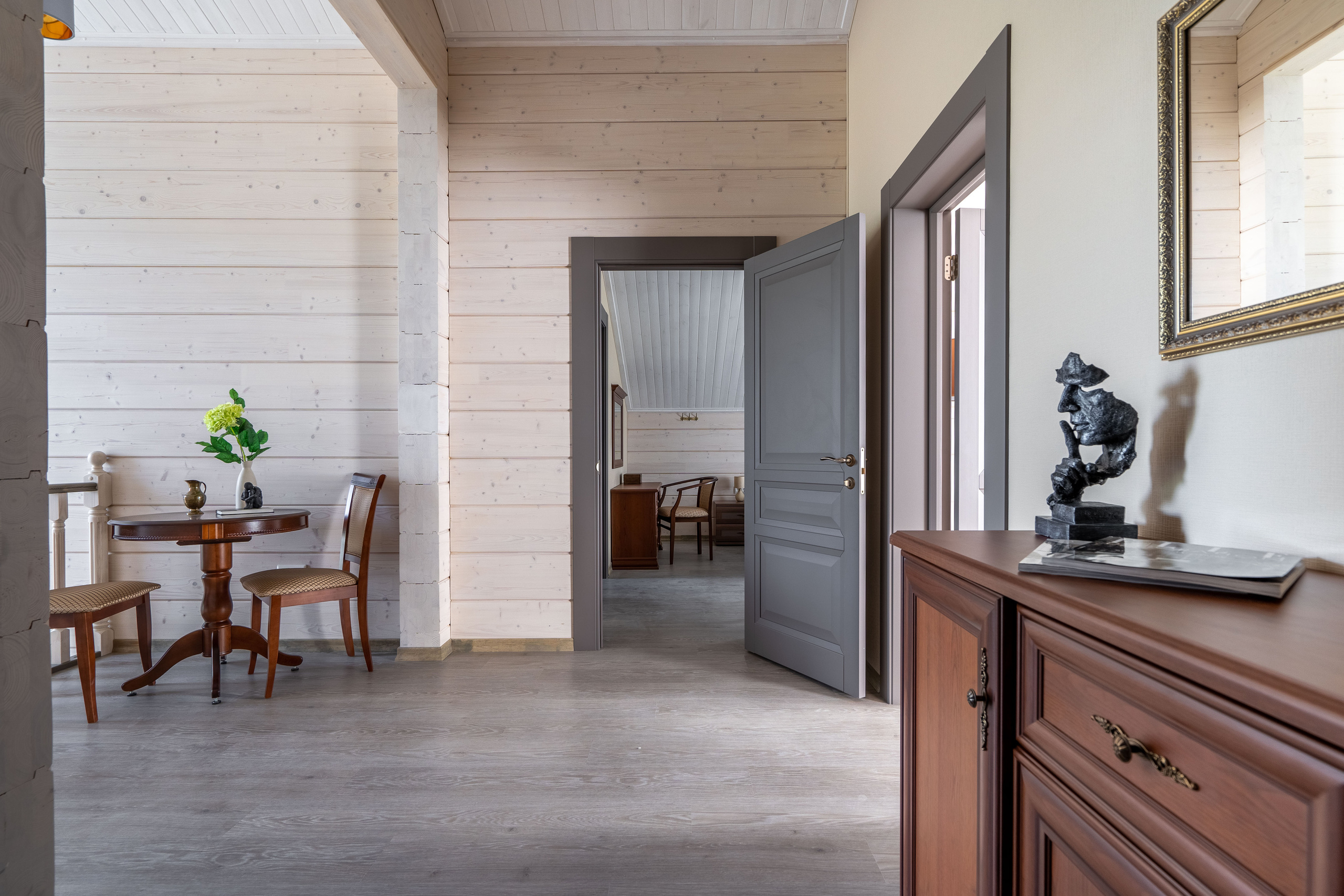 Хоумстейджинг загородного дома в поселке Золотые Пески