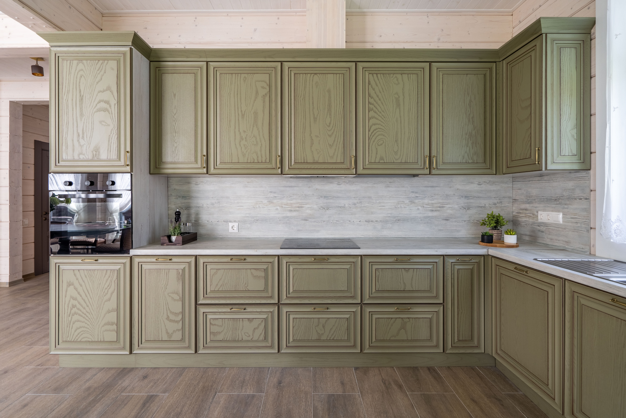 Хоумстейджинг загородного дома в поселке Золотые Пески