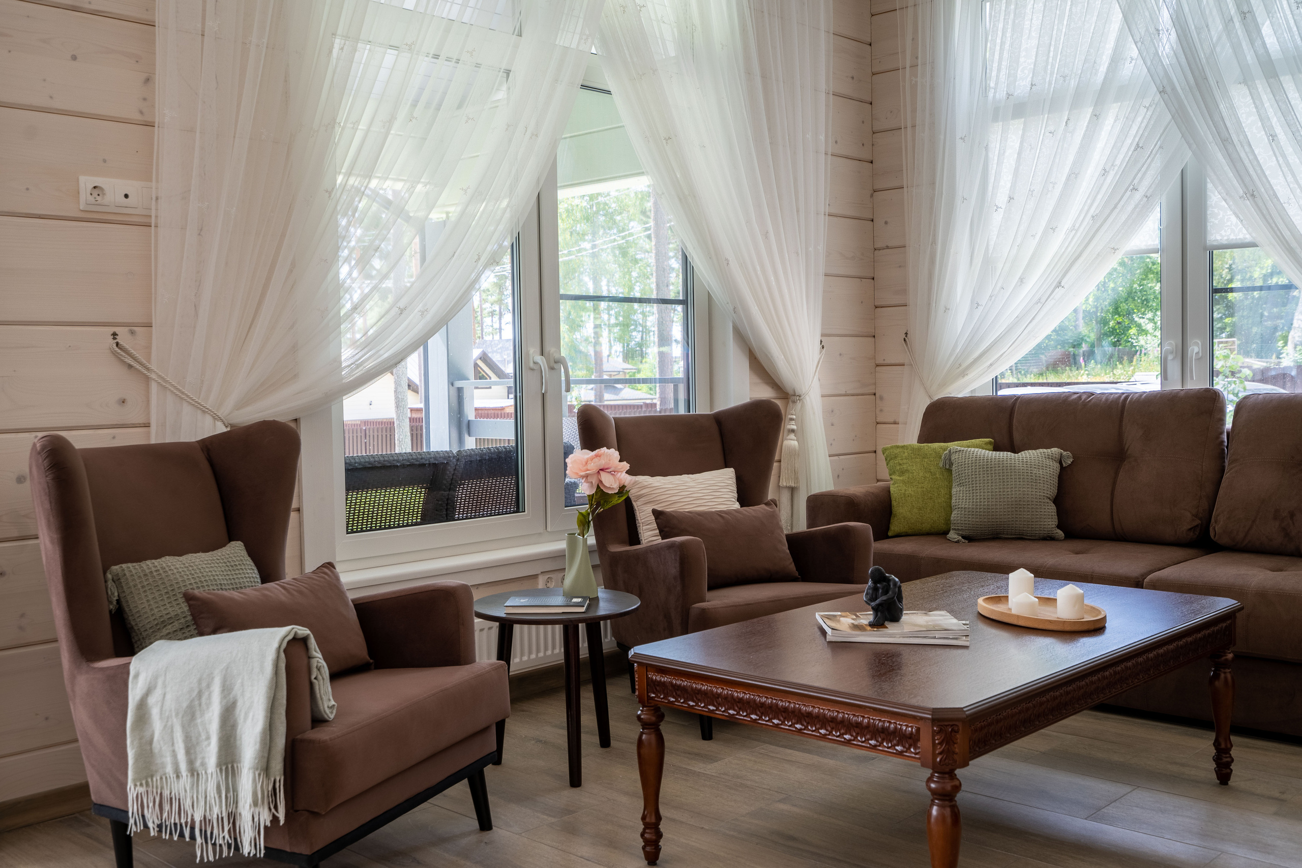 Хоумстейджинг загородного дома в поселке Золотые Пески