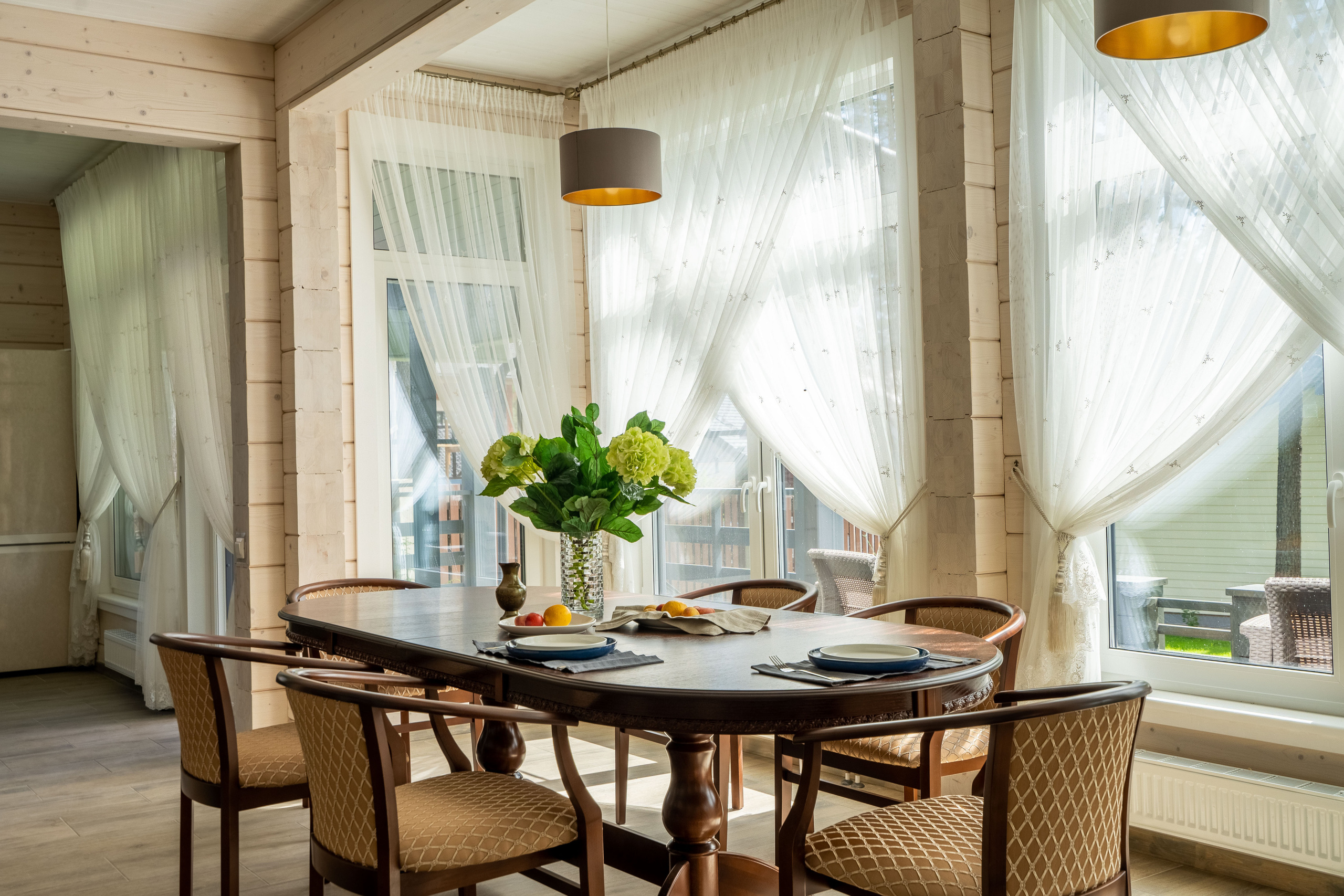 Хоумстейджинг загородного дома в поселке Золотые Пески