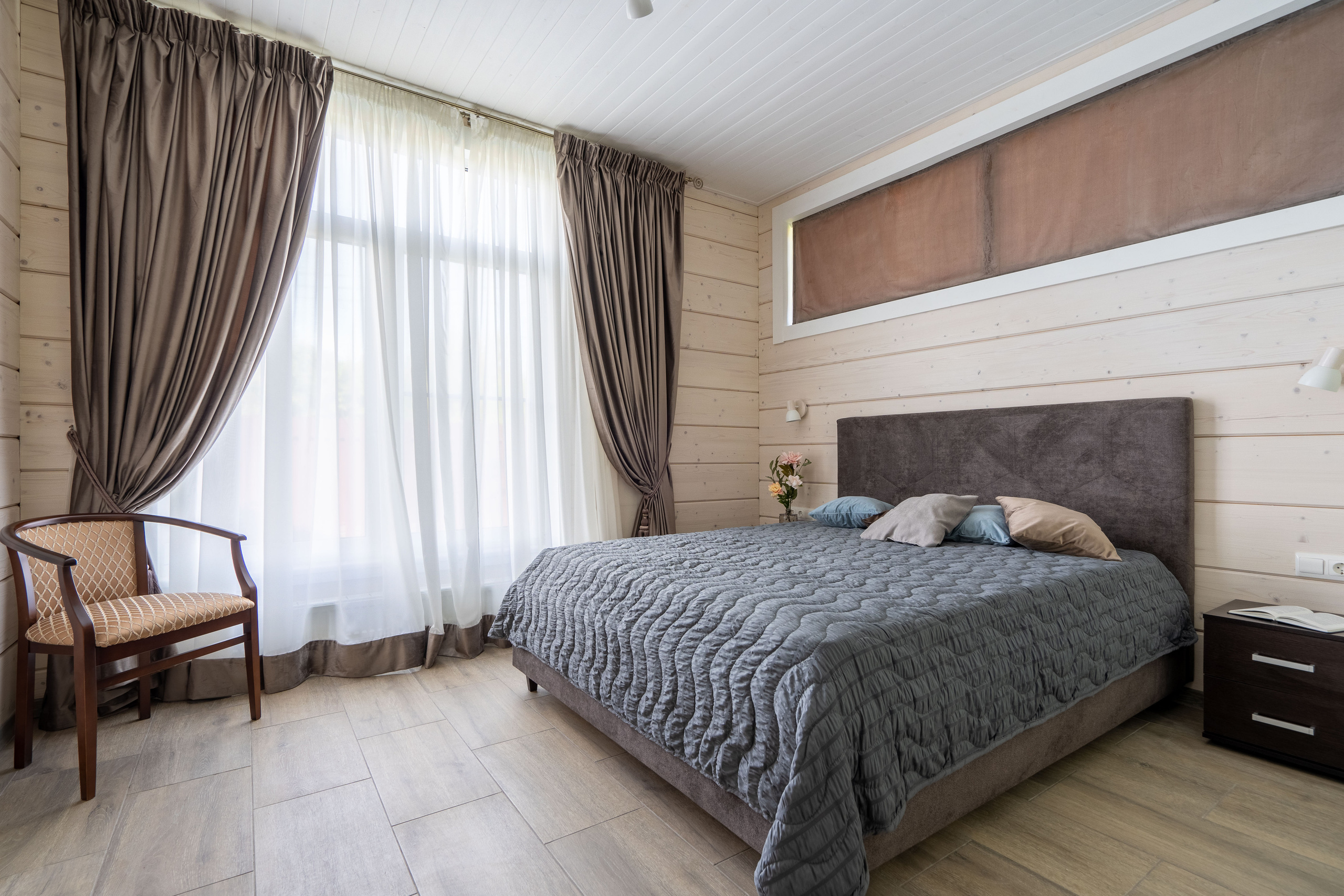 Хоумстейджинг загородного дома в поселке Золотые Пески