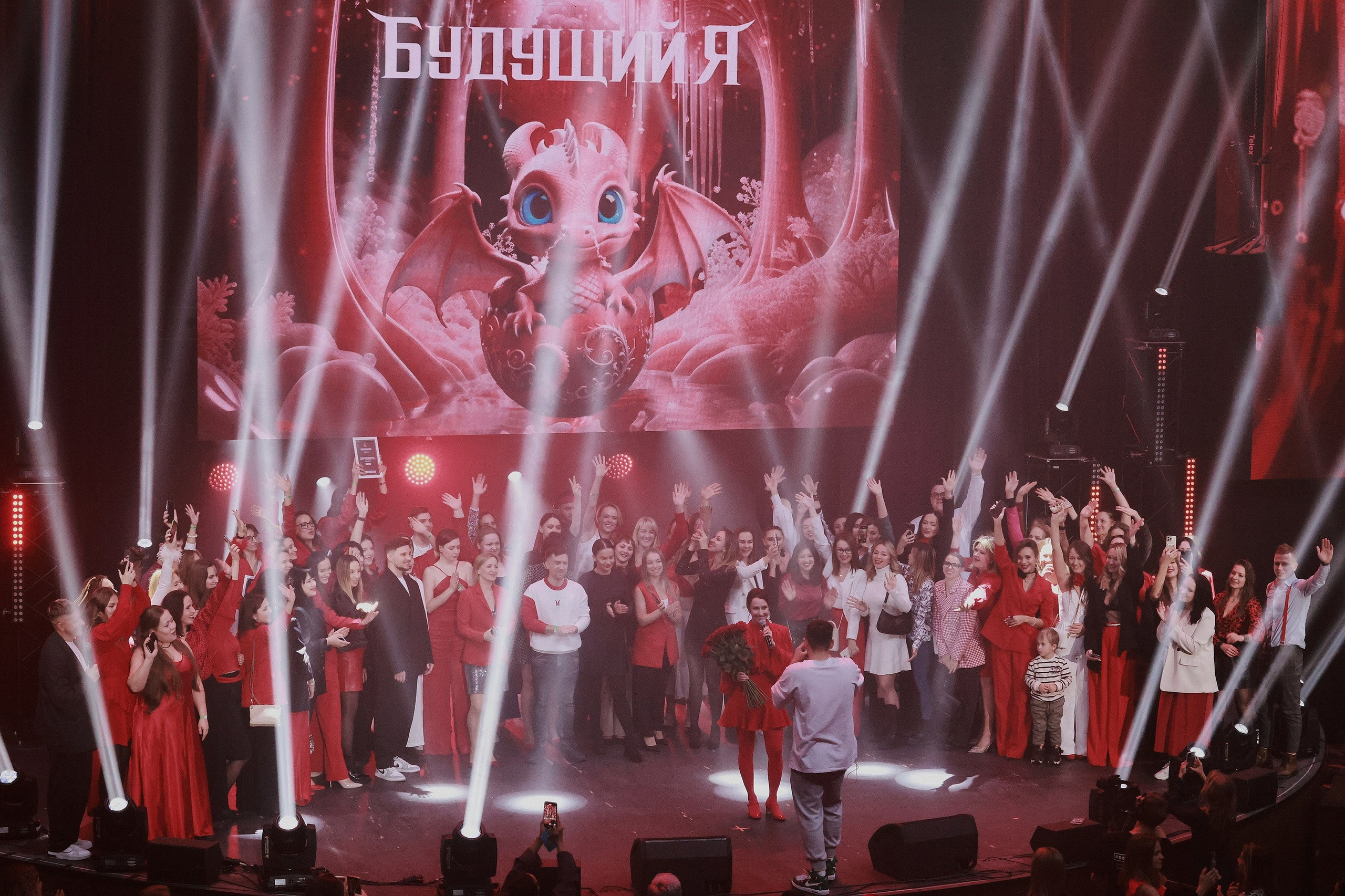 Будущий Я. Проект Марии Галантер. Фотографирую масштабные события, людей и их истории по всему миру. Константин Трубников