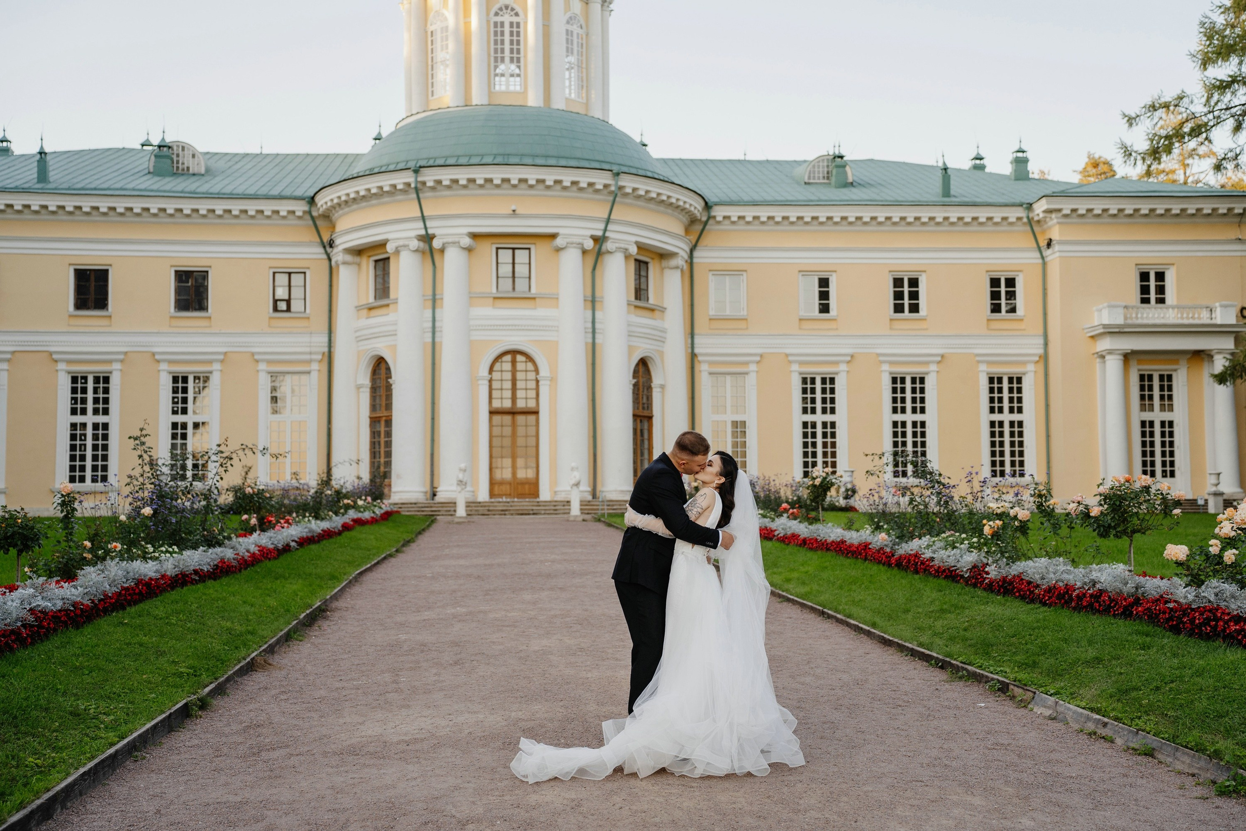 Свадьба в усадьбе Архангельское. Свадебный и семейный фотограф в Москве Светлана Зоткина