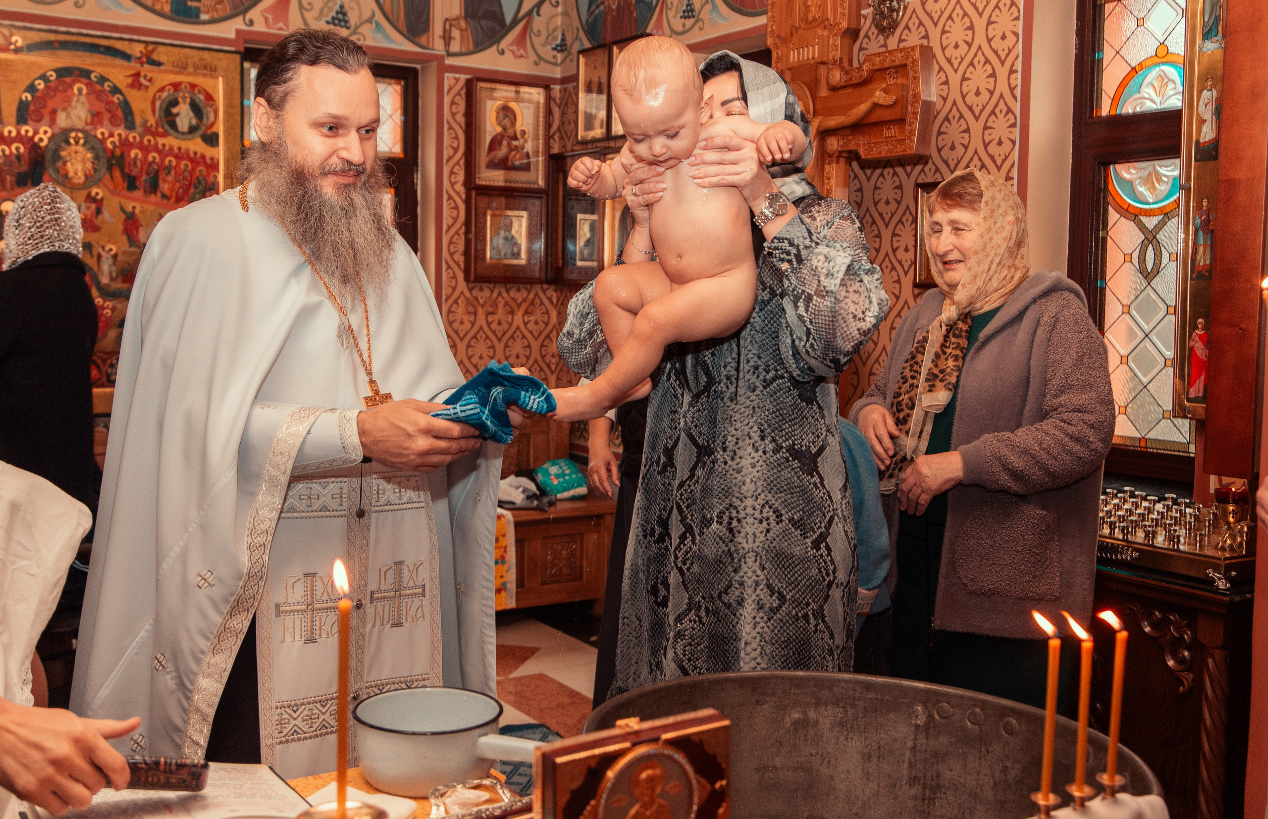 Таинство крещения в монастыре Солохаула. Семейный фотограф в Сочи, Лоо, Дагомысе, Вардане Кучумова Олеся