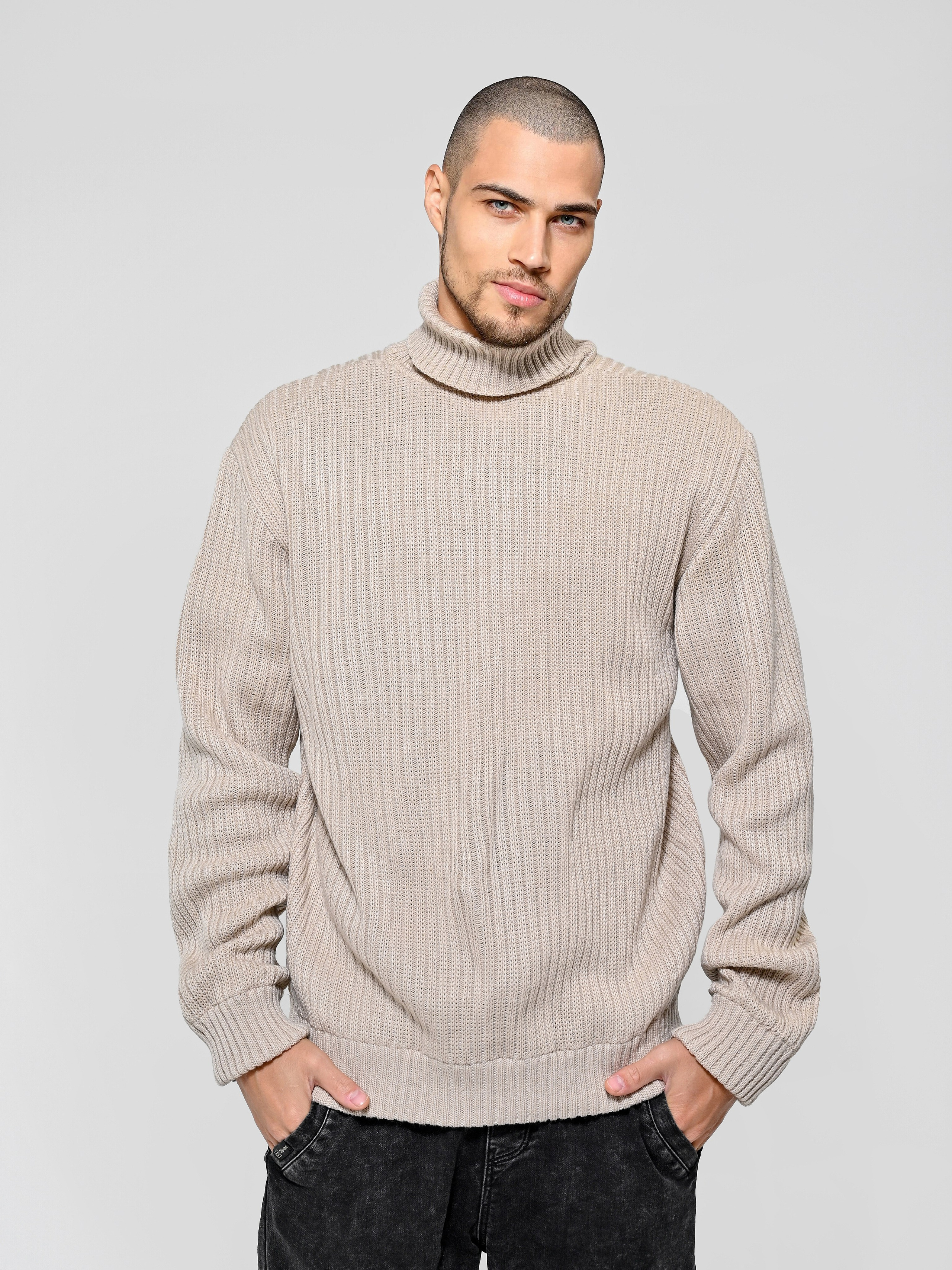 Егор Н. - модель мужчина для маркетплейсов. ТМ Продакшн — Съемка для маркетплейсов в Москве