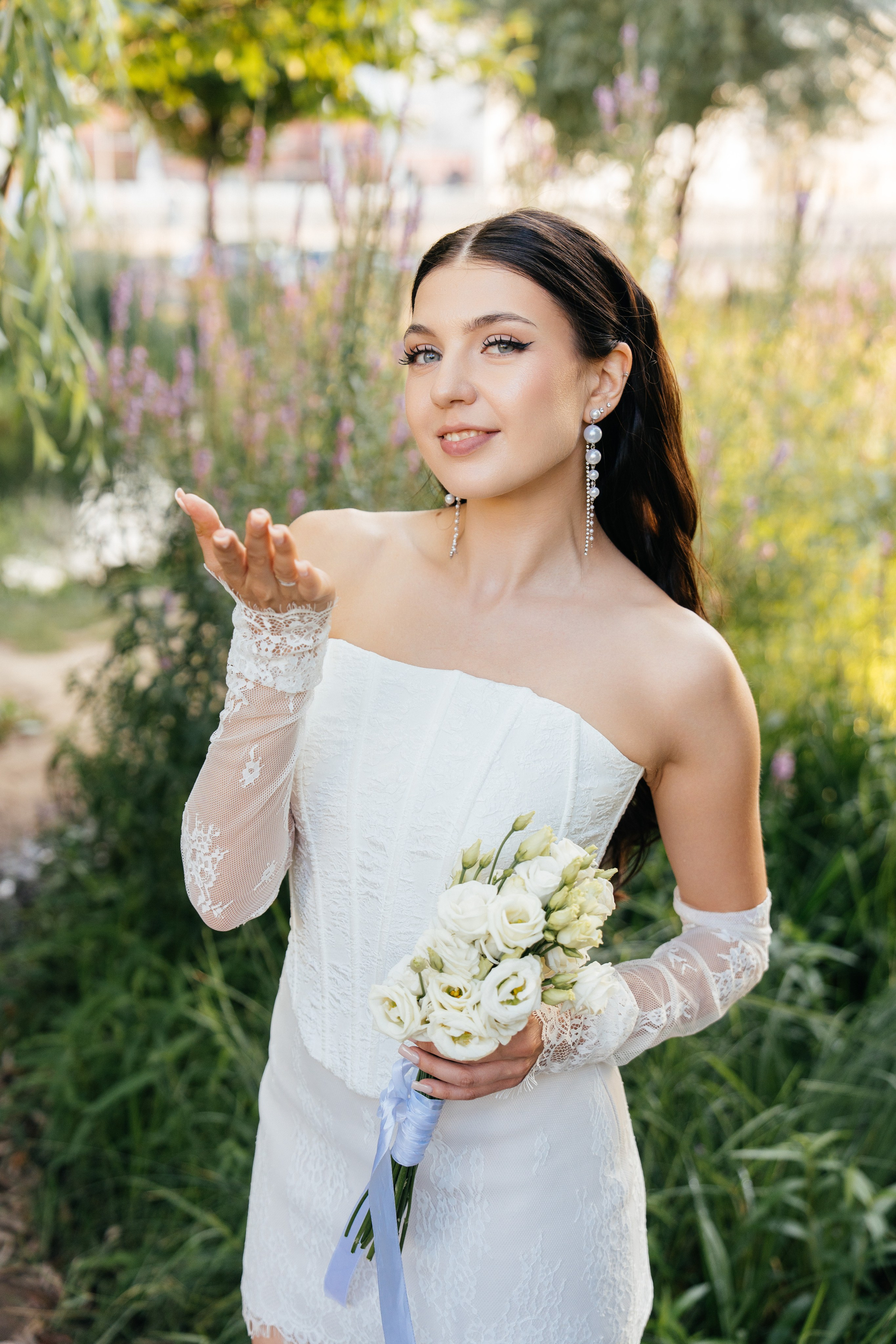 Свадебная фотосессия в Москве у высотки на Котельнической набережной. Свадебный фотограф в Москве Анна Полушина