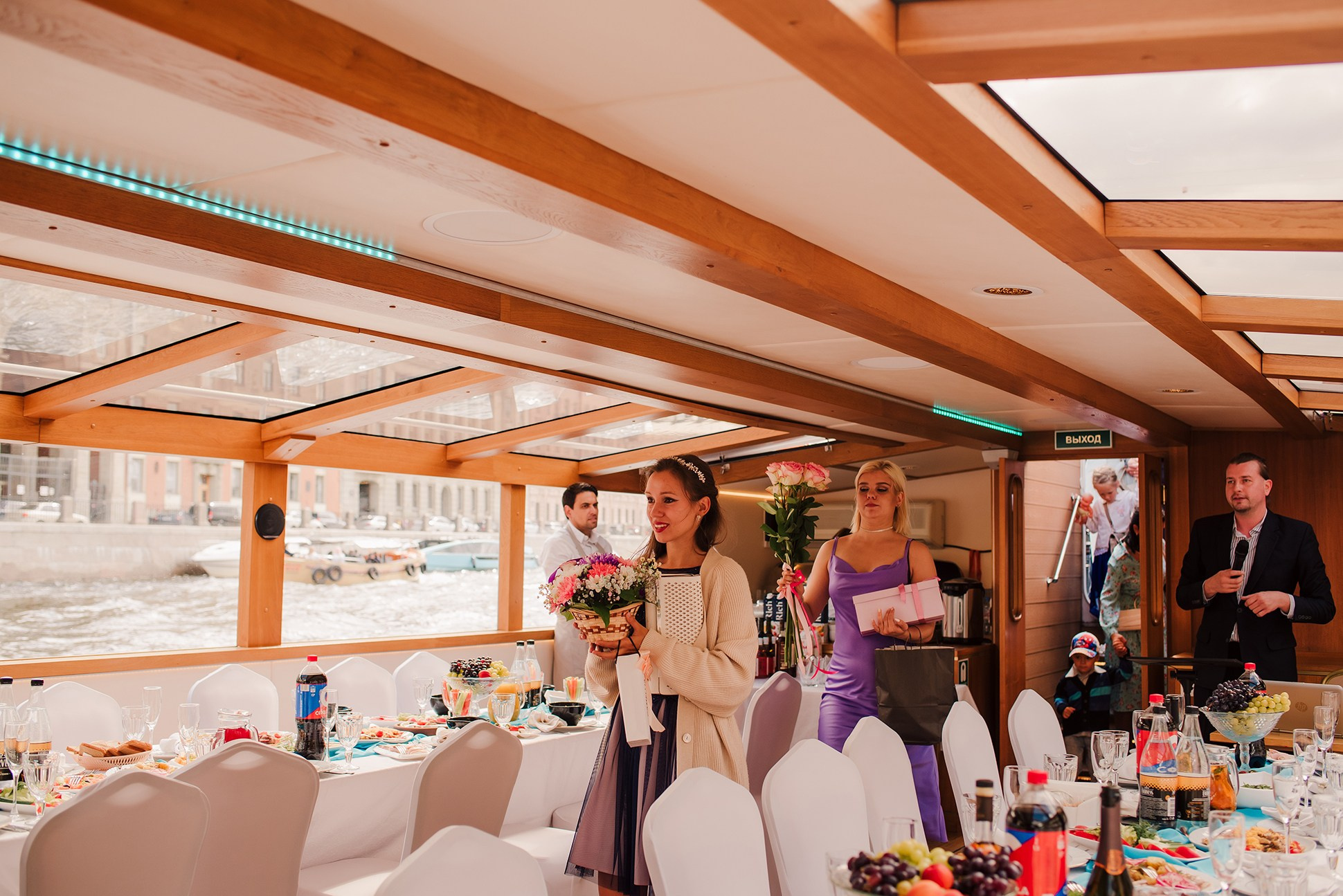 Юля и Андрей. Банкет на воде. Семейный и Свадебный фотограф. Санкт-Петербург. Пушкин
