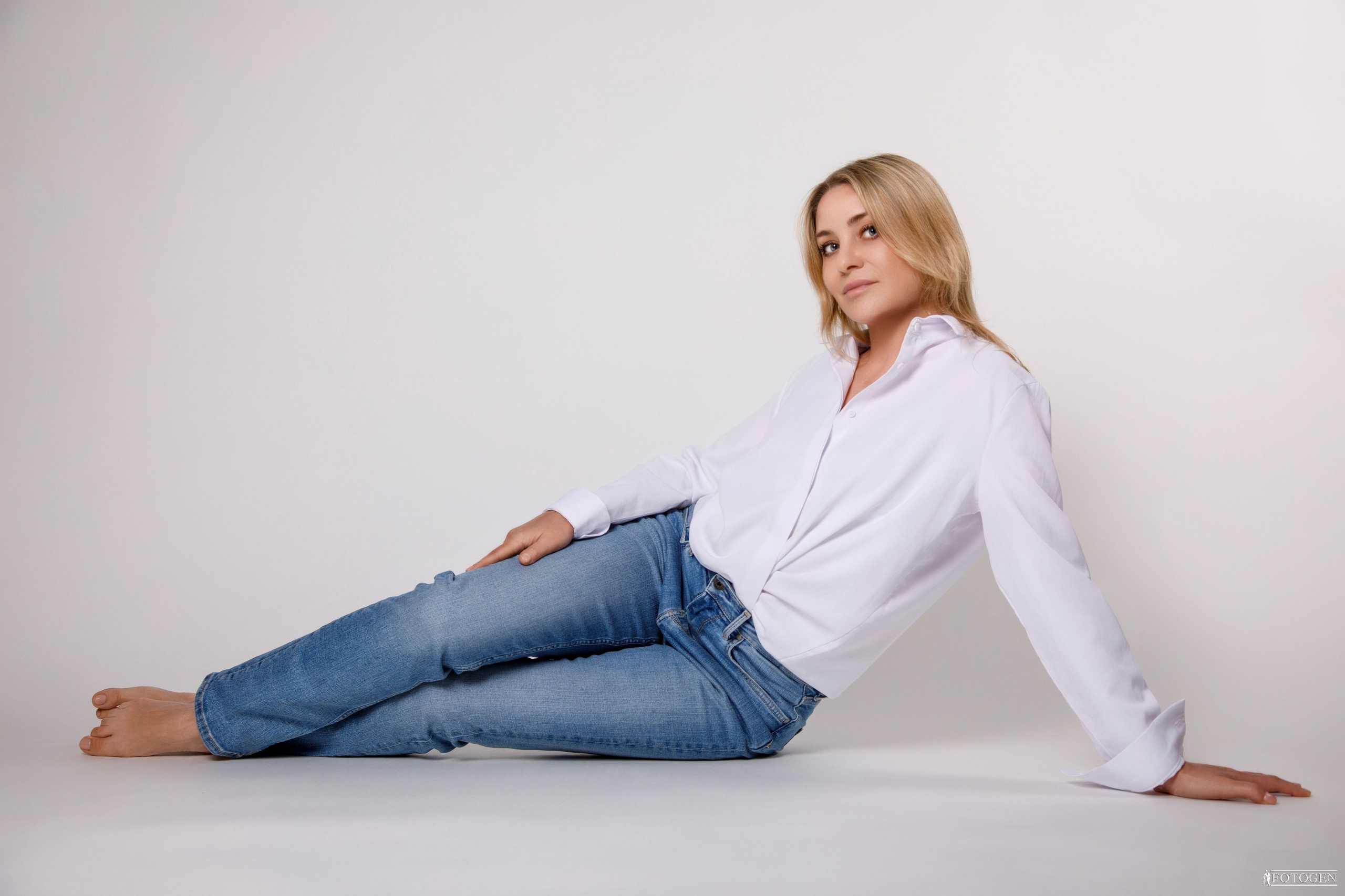 Гармония зрелости: Фотосессии для уверенных в Fotogen. Интерьерная фотостудия FOTOGEN г. Краснодар