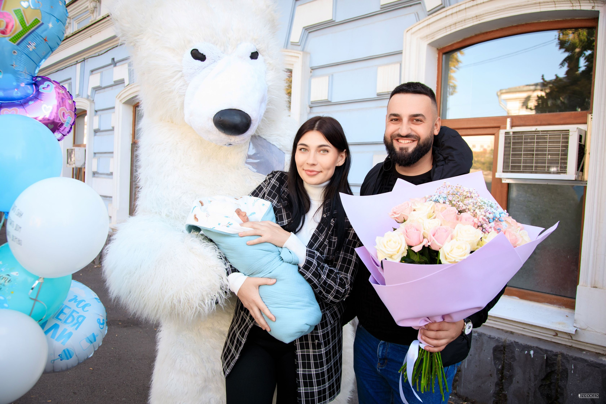 Фотосессия выписки из роддома в Краснодаре | Портфолио Fotogen. Интерьерная фотостудия FOTOGEN г. Краснодар