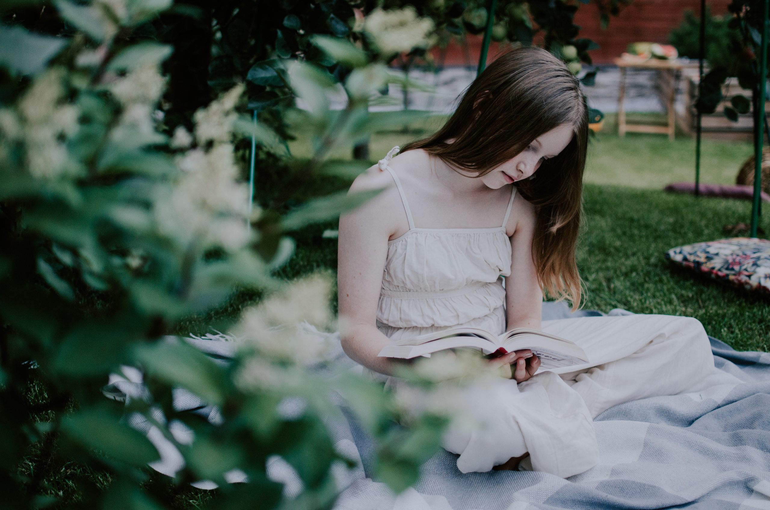 Вечер в саду. Семейный фотограф во Всеволожске и Санкт-Петербурге Юлия Капустина