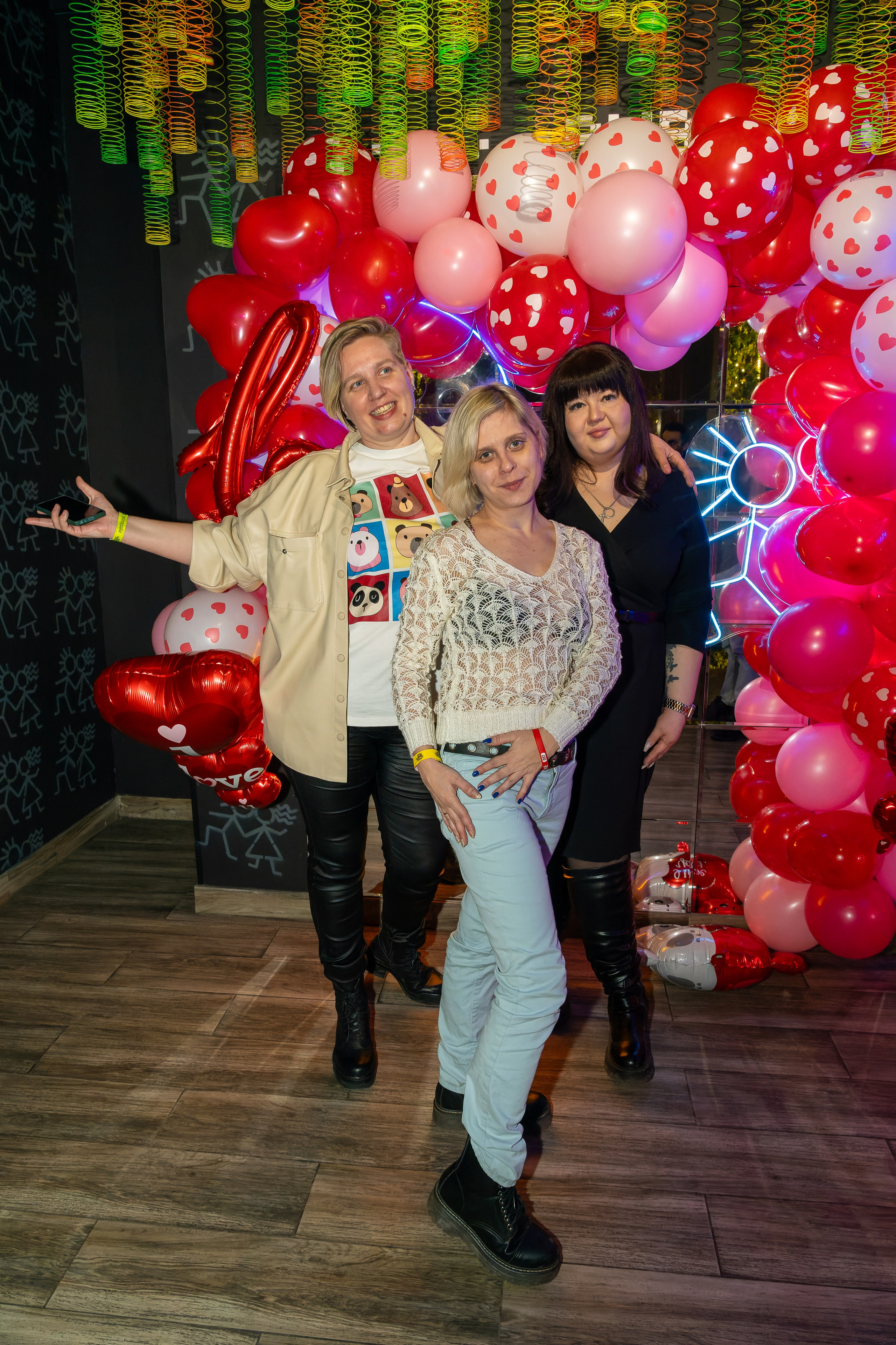 Съёмка мероприятия в баре Руки вверх. «Студия DRONAVT`s» — видеосъёмка и фотография г. Москва