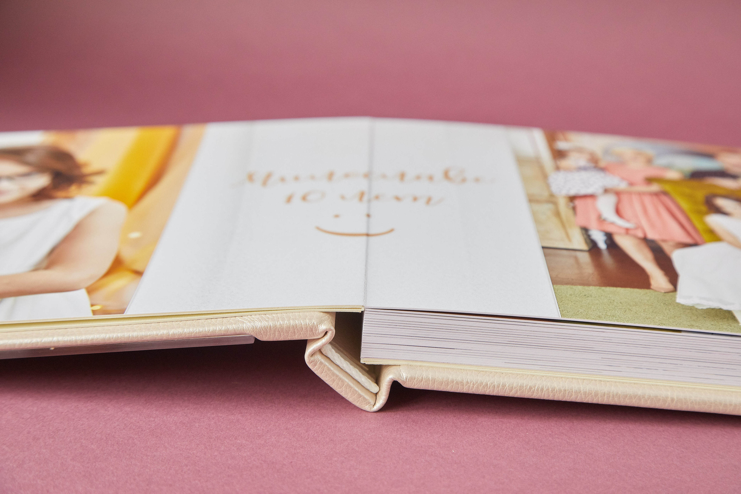 Напечатанные фотокниги. Репортажный фотограф в Москве Константин Дерягин