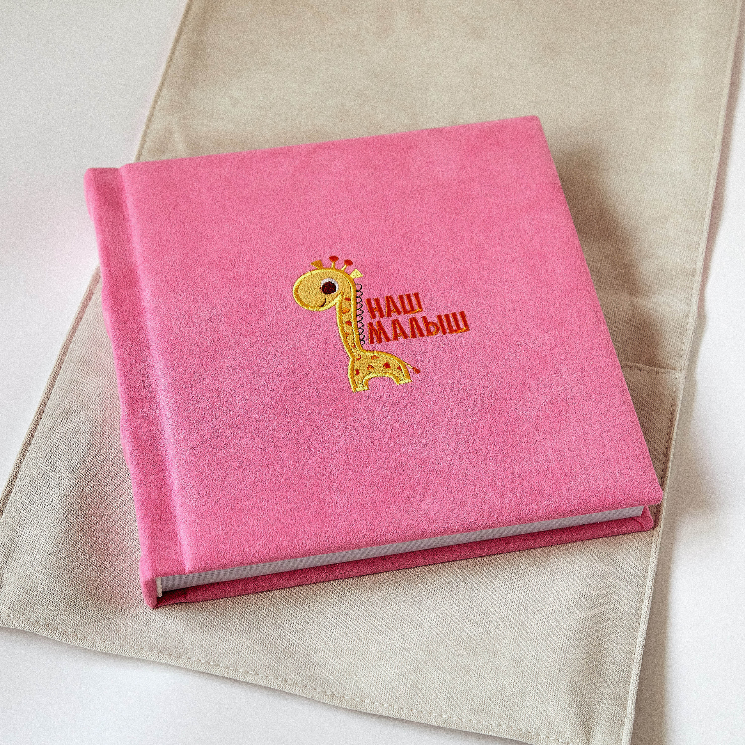 Напечатанные фотокниги. Репортажный фотограф в Москве Константин Дерягин