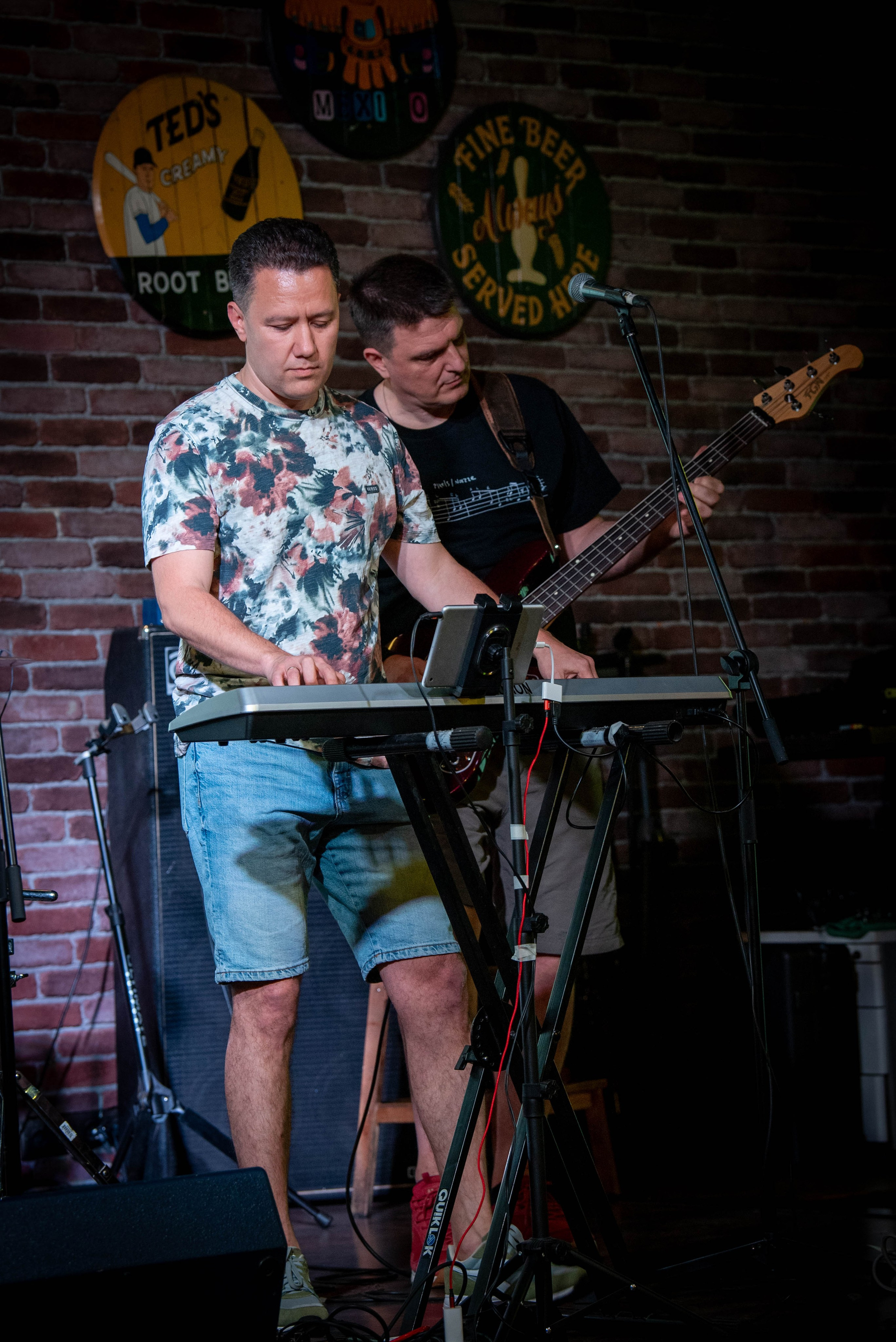 LifePub 21.05.2025. Московская кавер-группа BankBand