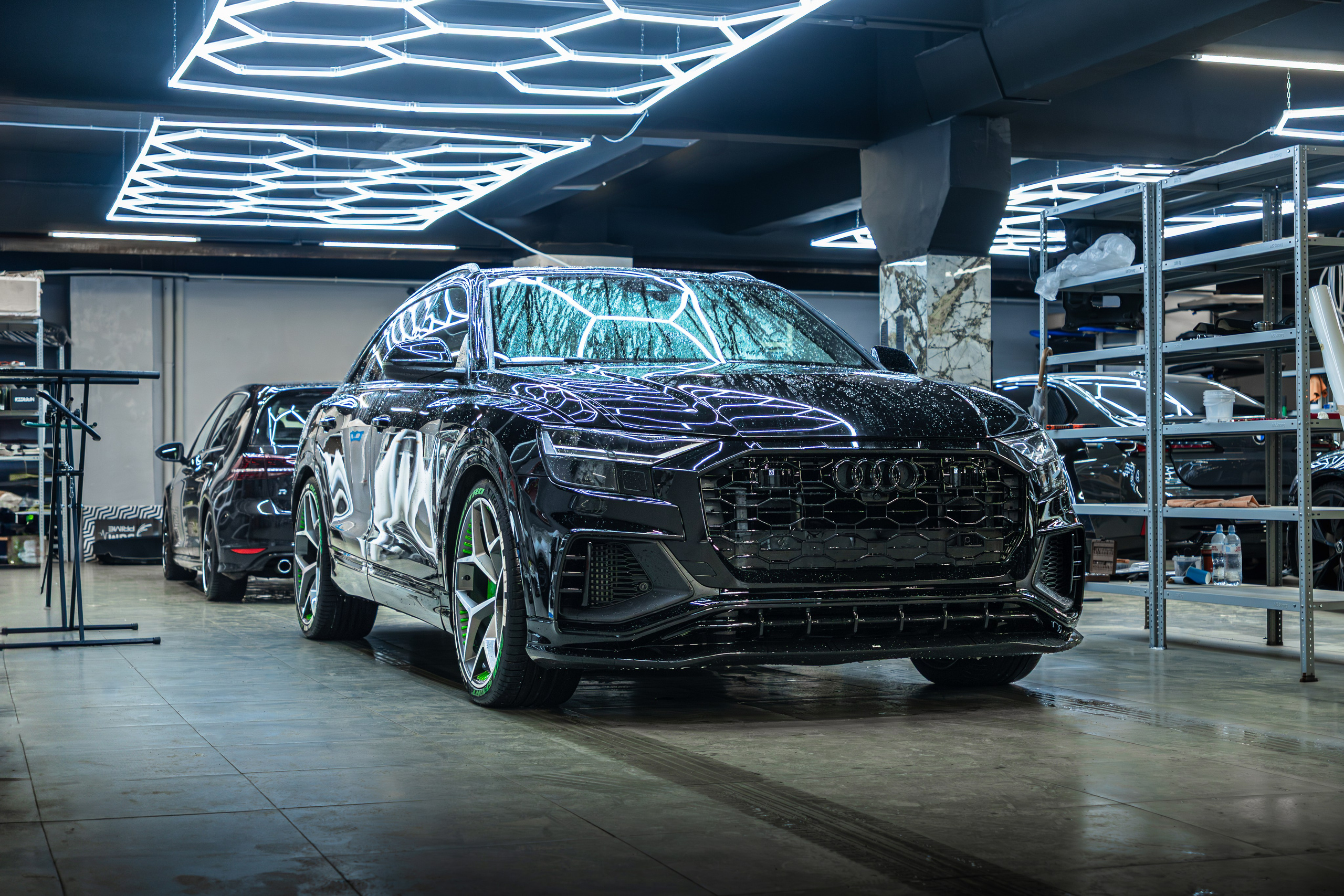 Audi Q8. Valya Fleks