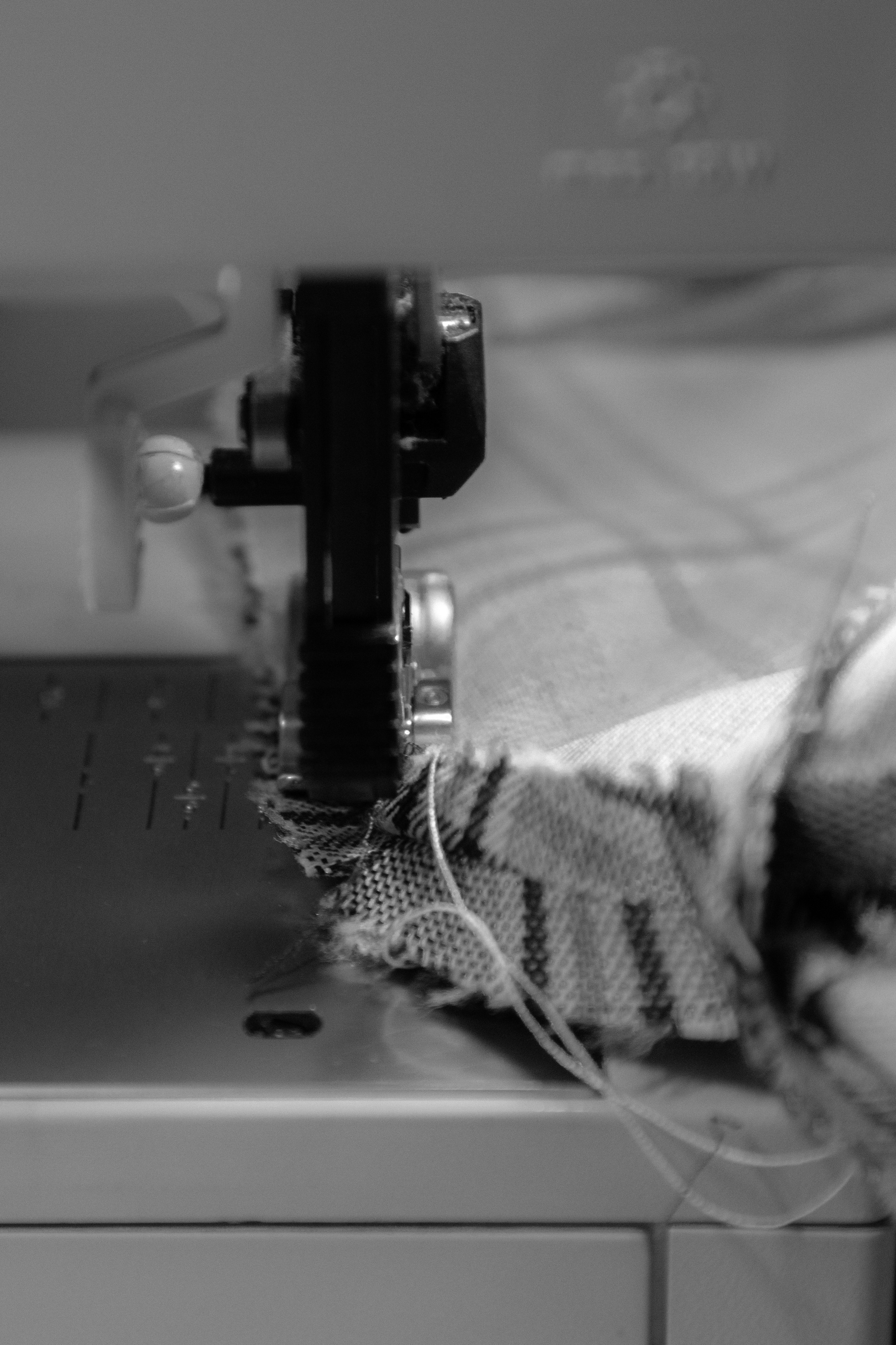 Предметная съемка с Олесей, швейный рабочий процесс. Ирина Чернова — портретный фотограф и маркетолог из Владивостока