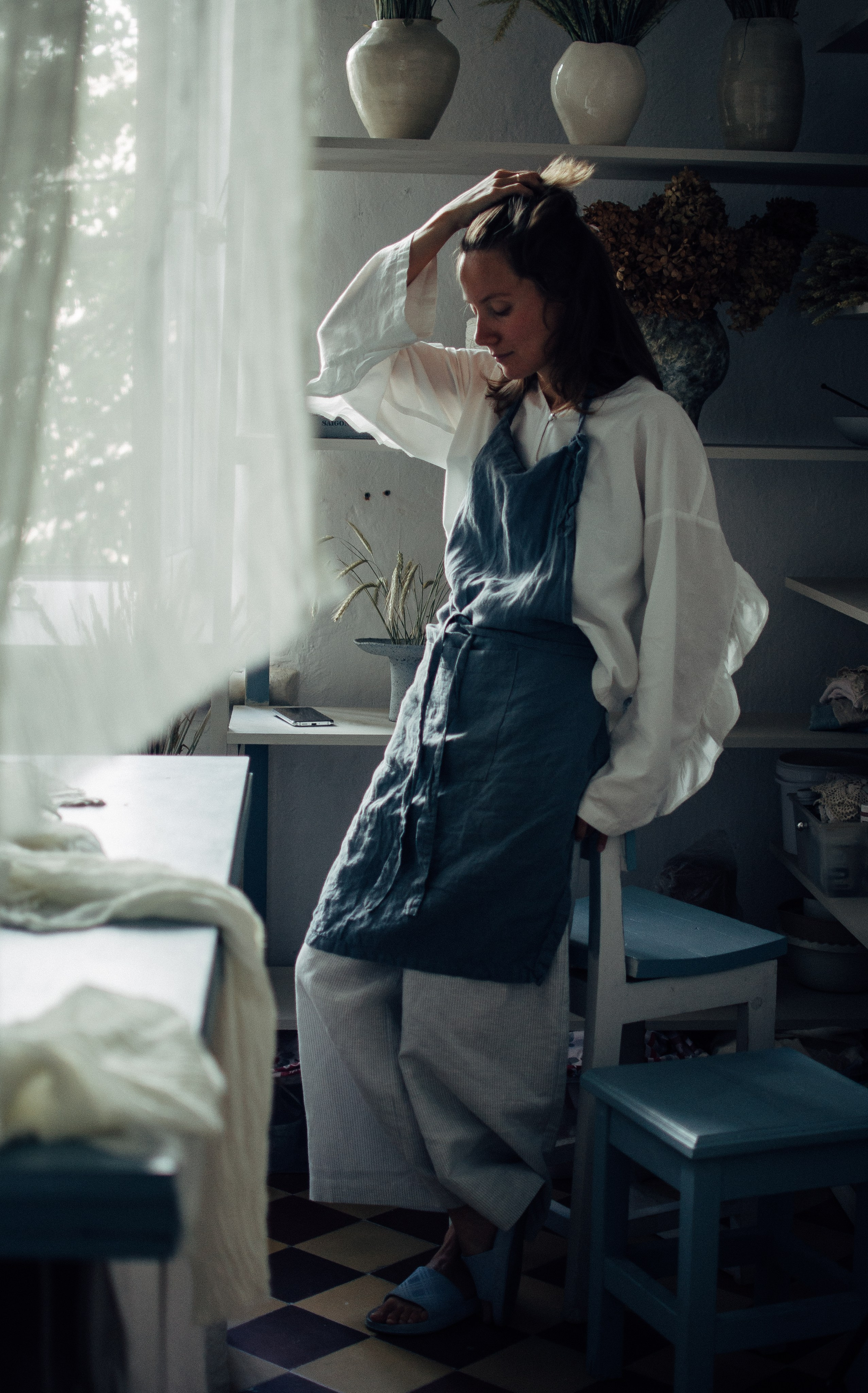 Даша в мастерской керамики — Атмосферная фотосессия. Семейный фотограф во Всеволожске и Санкт-Петербурге Юлия Капустина