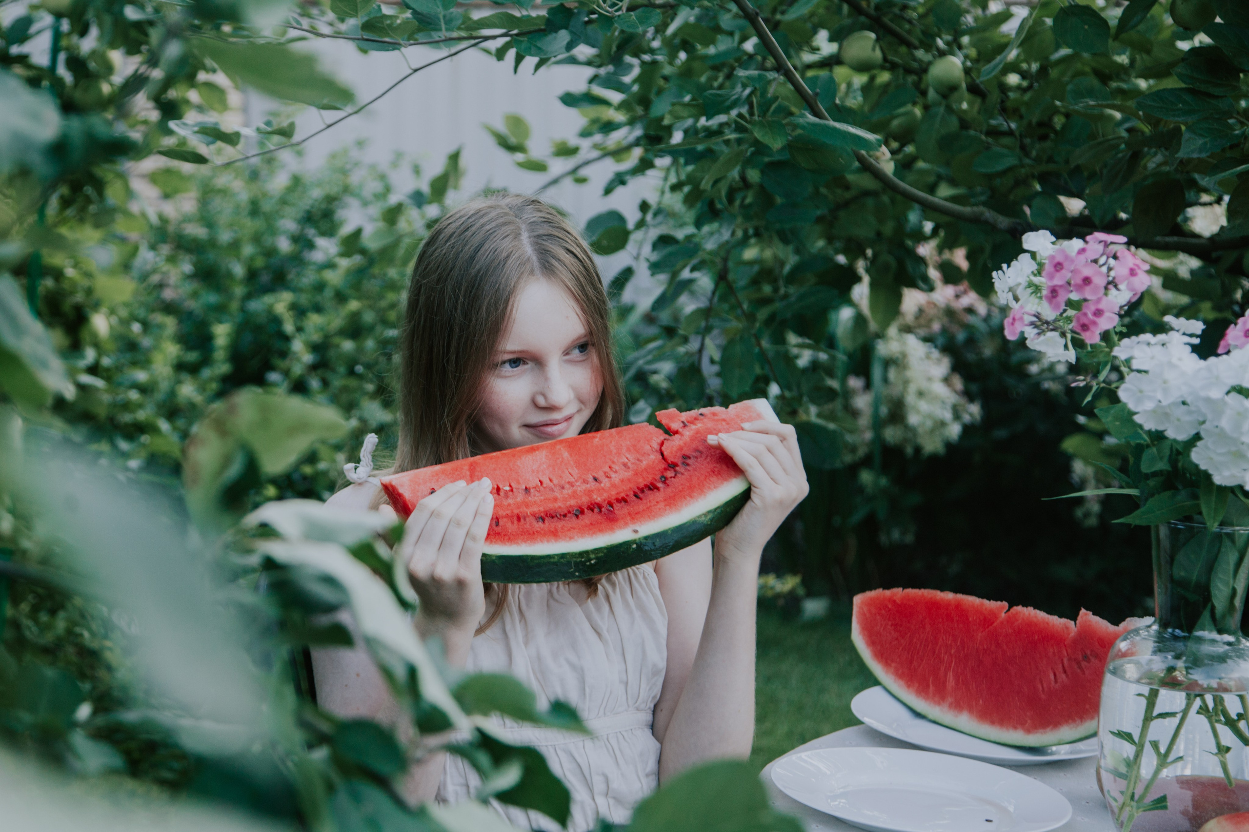 Вечер в саду. Семейный фотограф во Всеволожске и Санкт-Петербурге Юлия Капустина