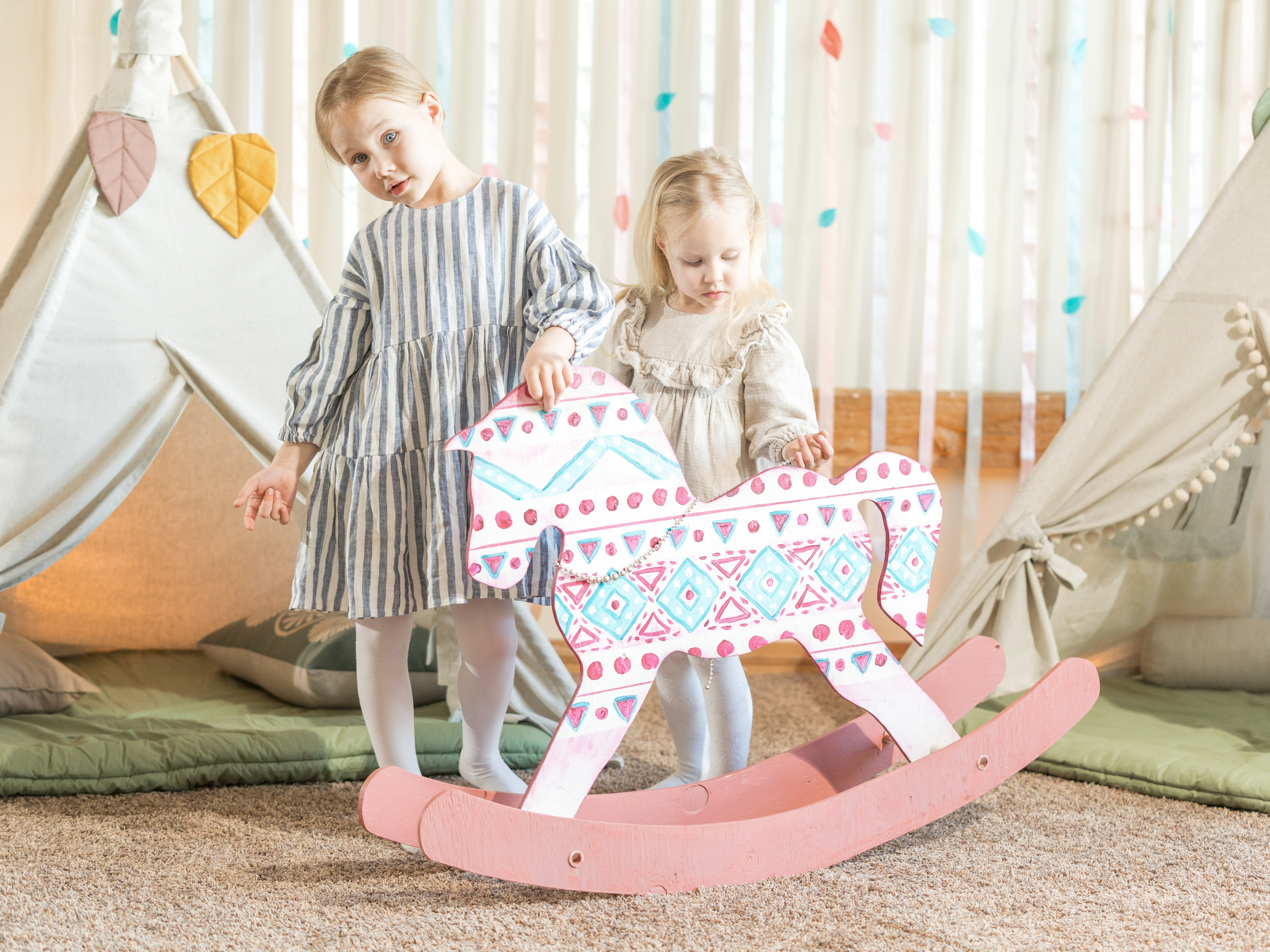 Детская фотосессия: Анна и Катя. Репортажный фотограф в Красной Поляне и Сочи Павлюченко Екатерина