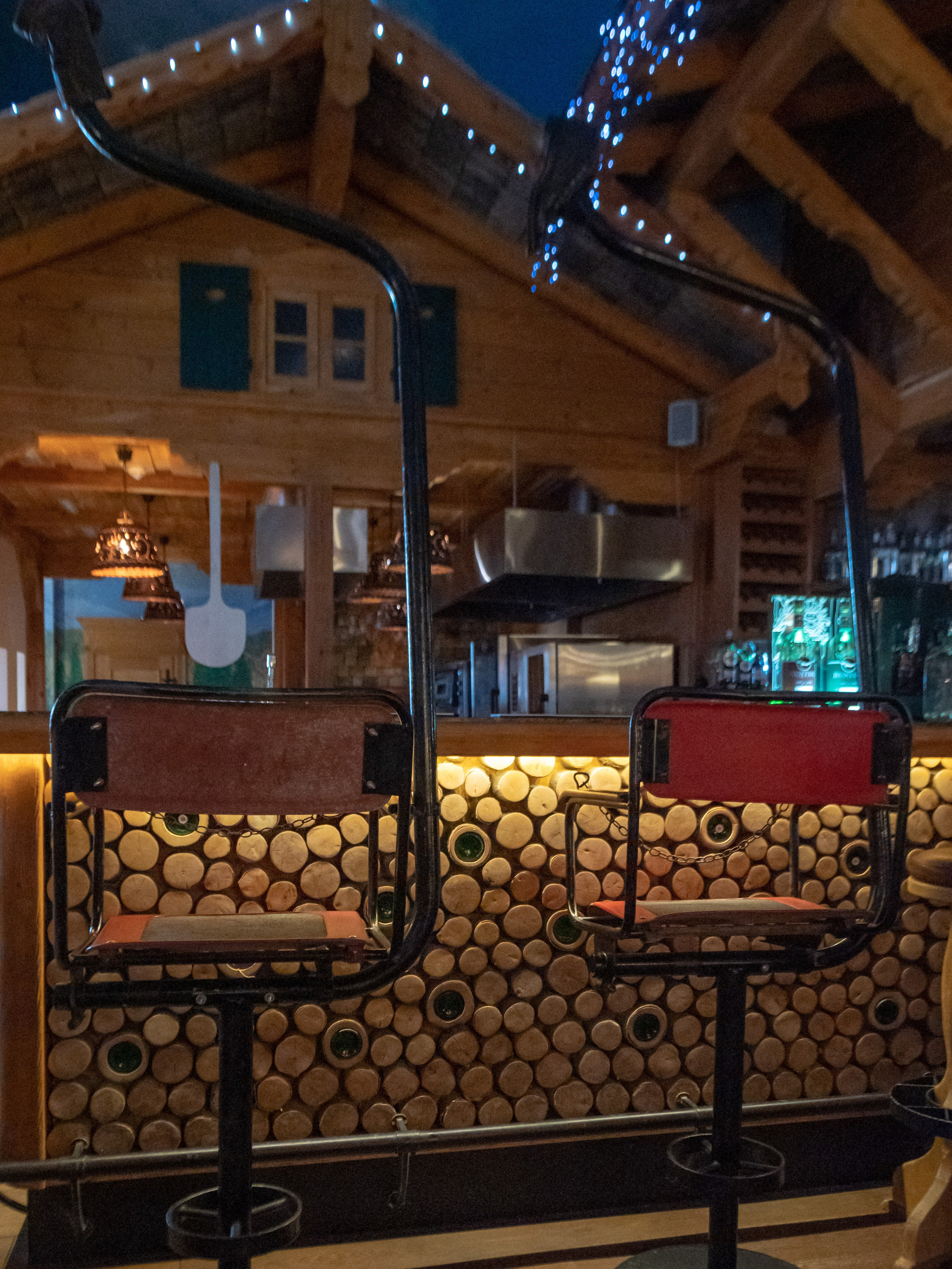 Ресторан «Шале» на курорте Газпром Поляна. Репортажный фотограф в Красной Поляне и Сочи Павлюченко Екатерина