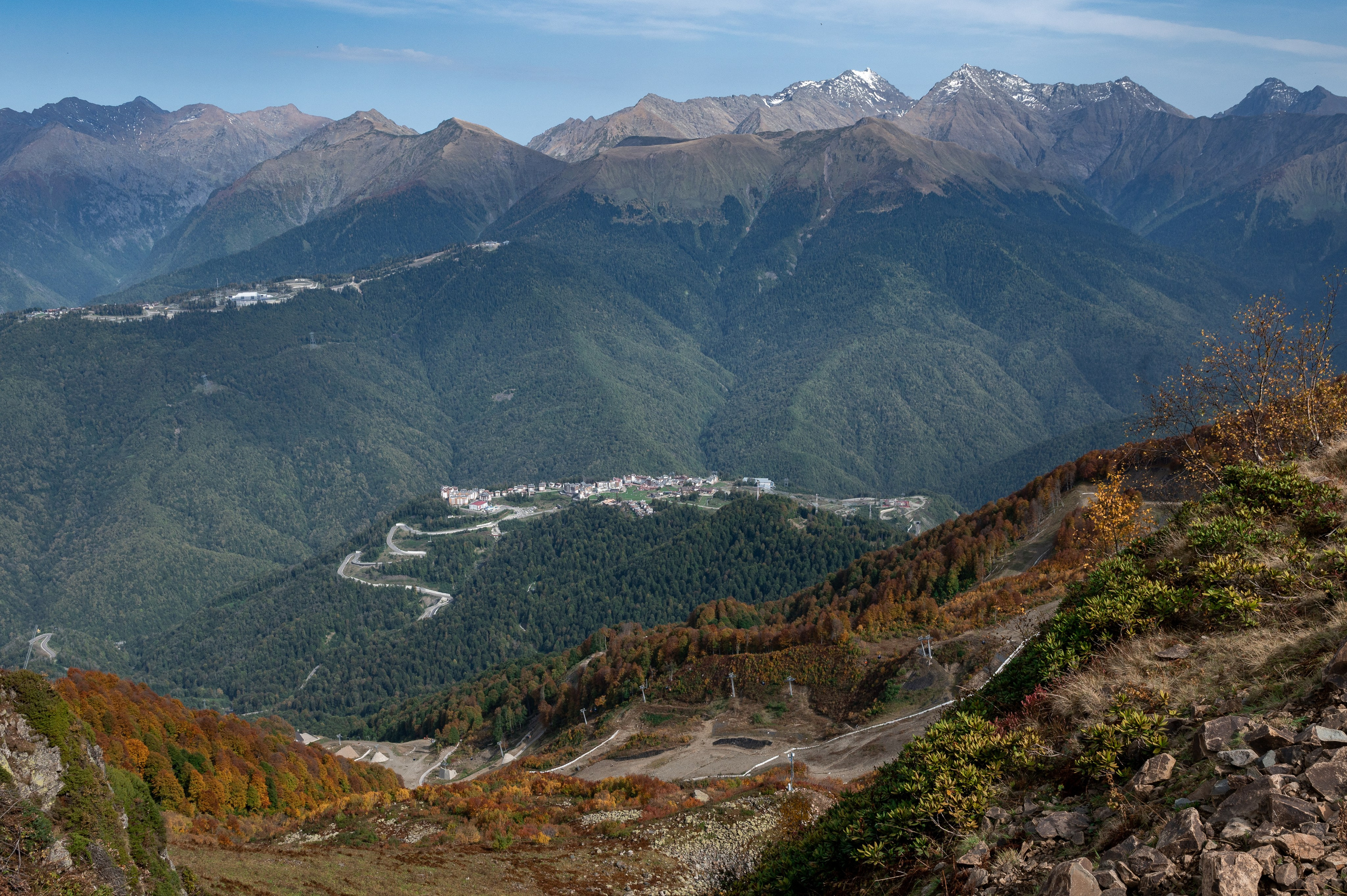 Хайкинг по трем курортам Красной Поляны 2022. Репортажный фотограф в Красной Поляне и Сочи Павлюченко Екатерина