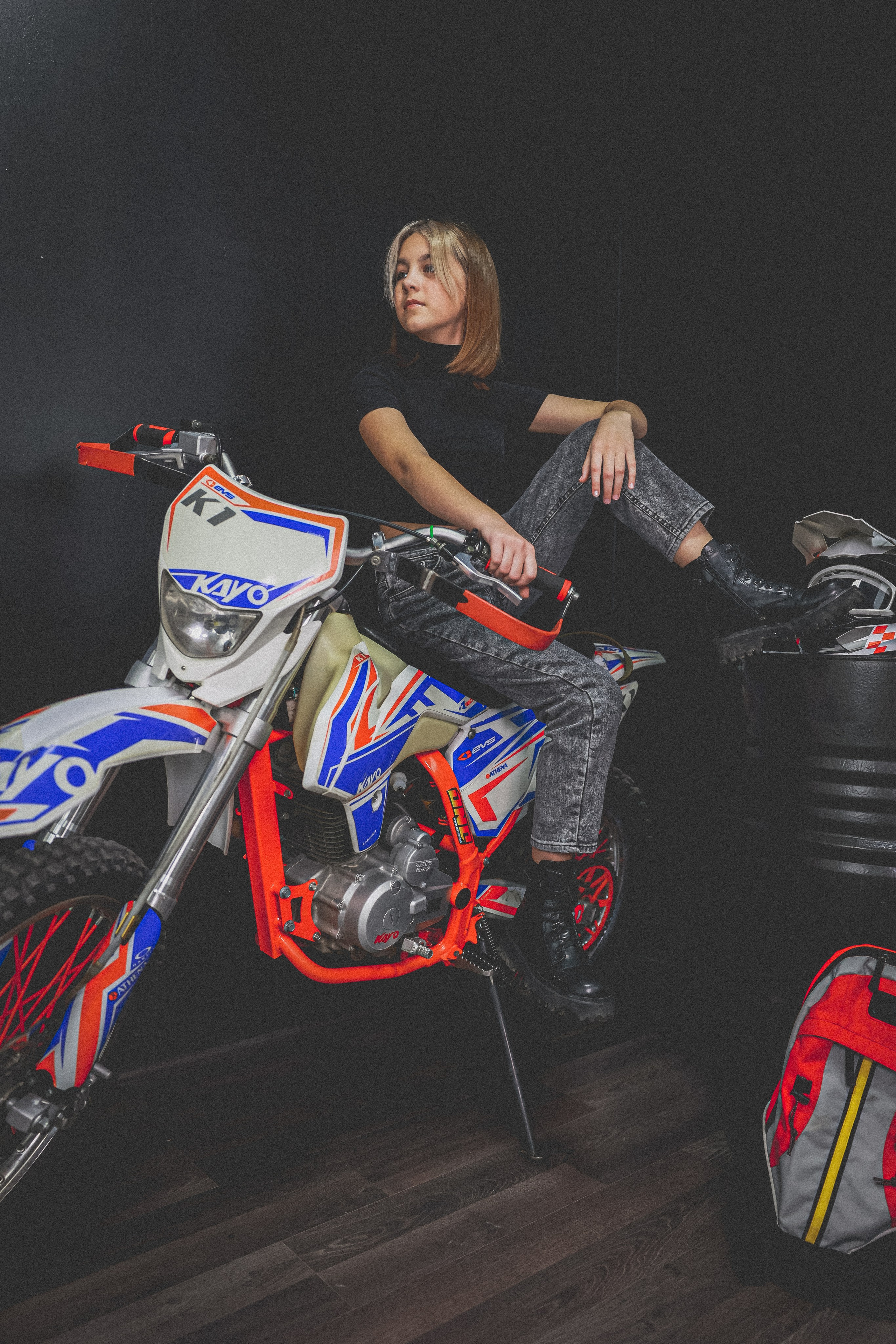 Студийная фотосессия с мотоциклом