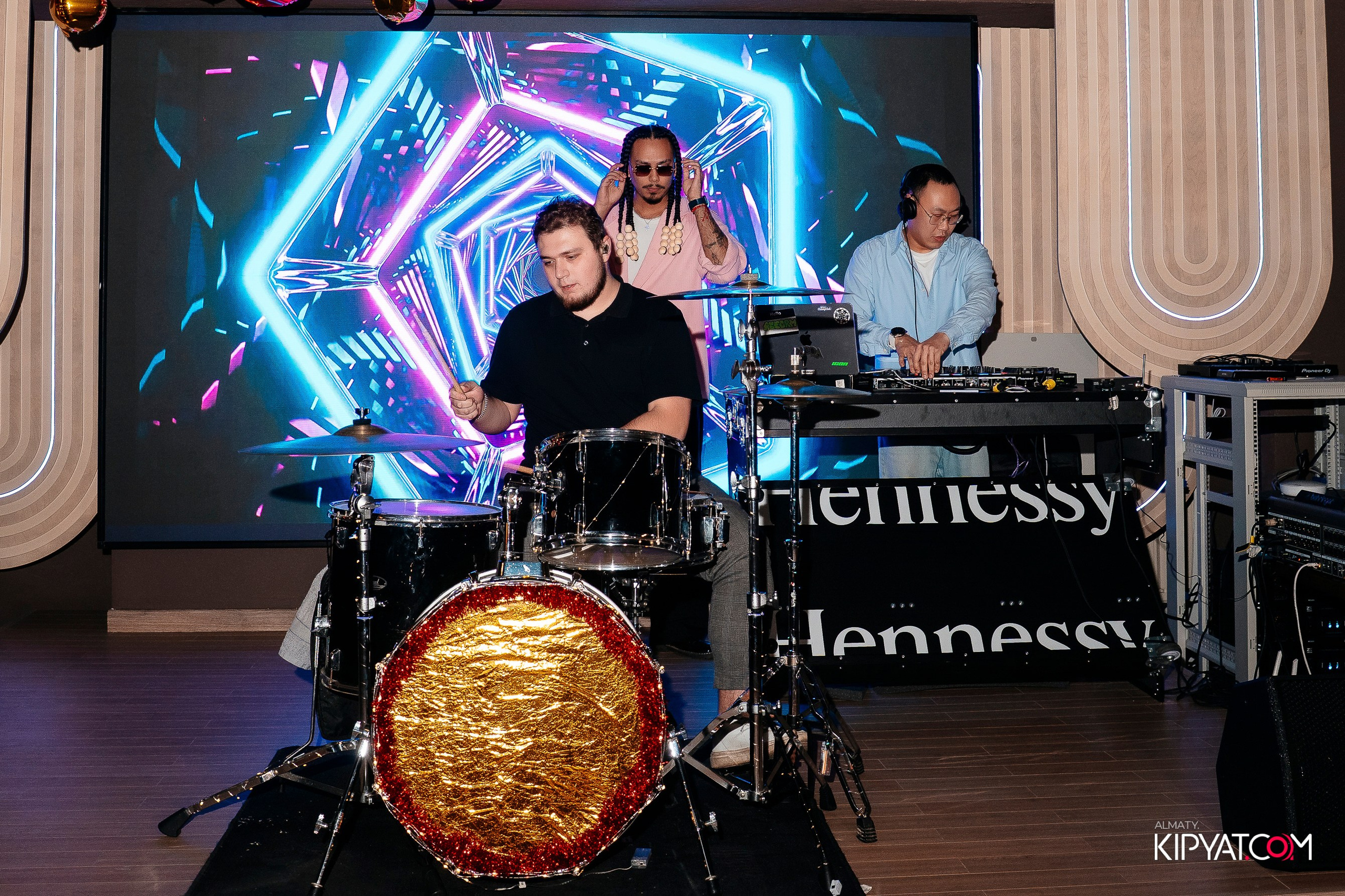 РЕСТОРАН РИС НА НАЗАРБАЕВА. КИПЯТКОМ АЛМАТЫ! Фотосъемка мероприятий в Алматы